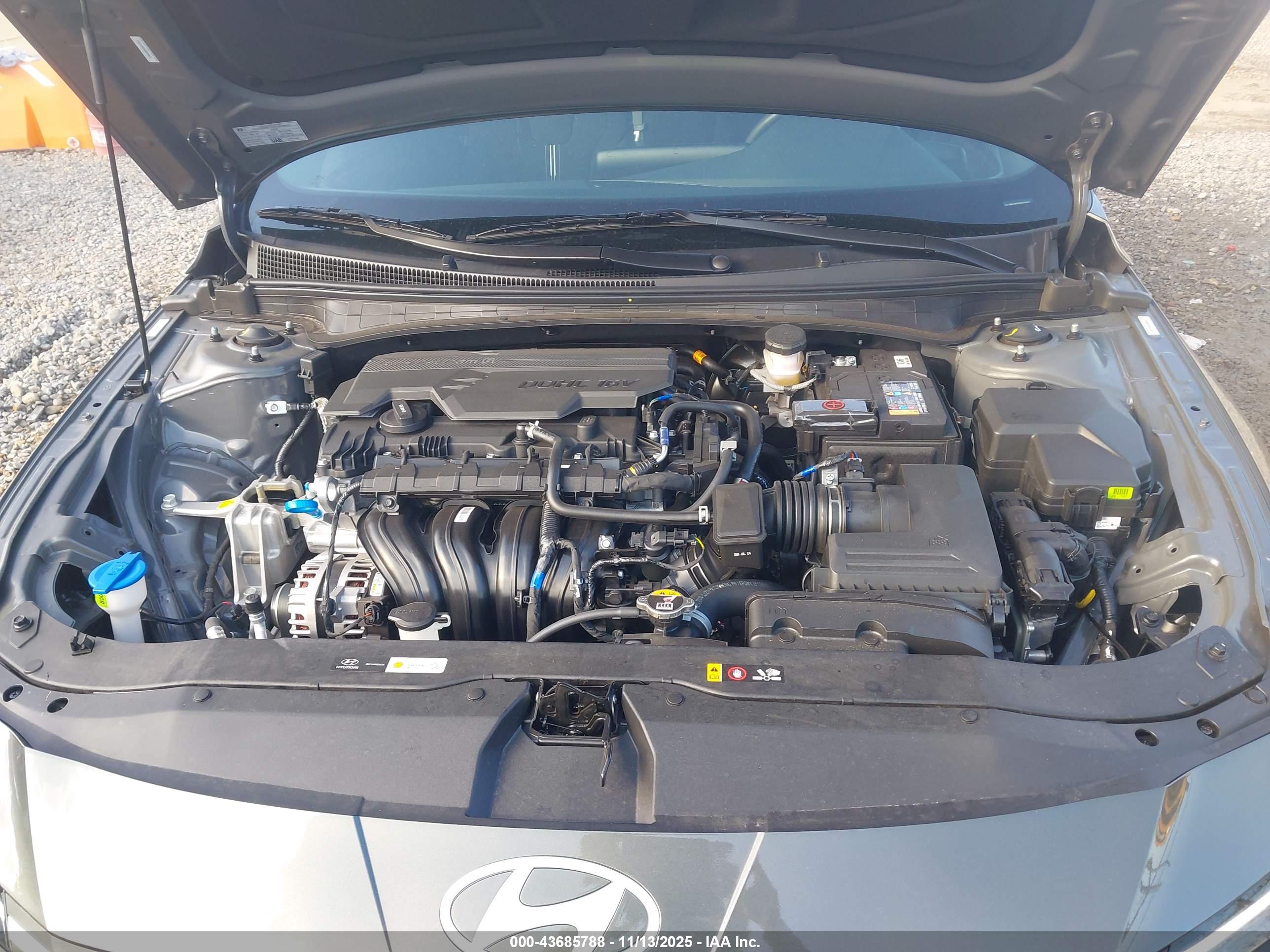 HYUNDAI ELANTRA image 10