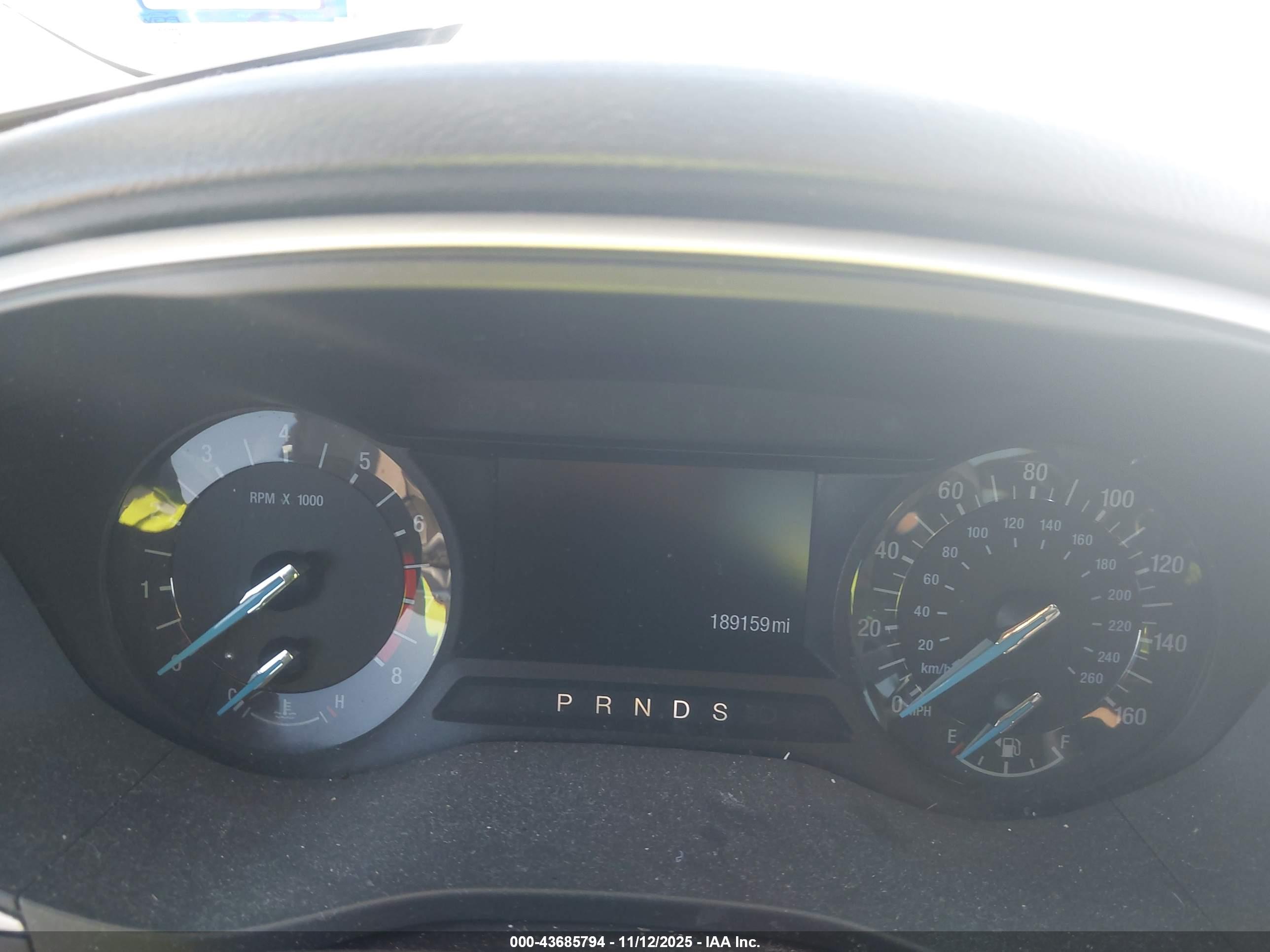 FORD FUSION image 7