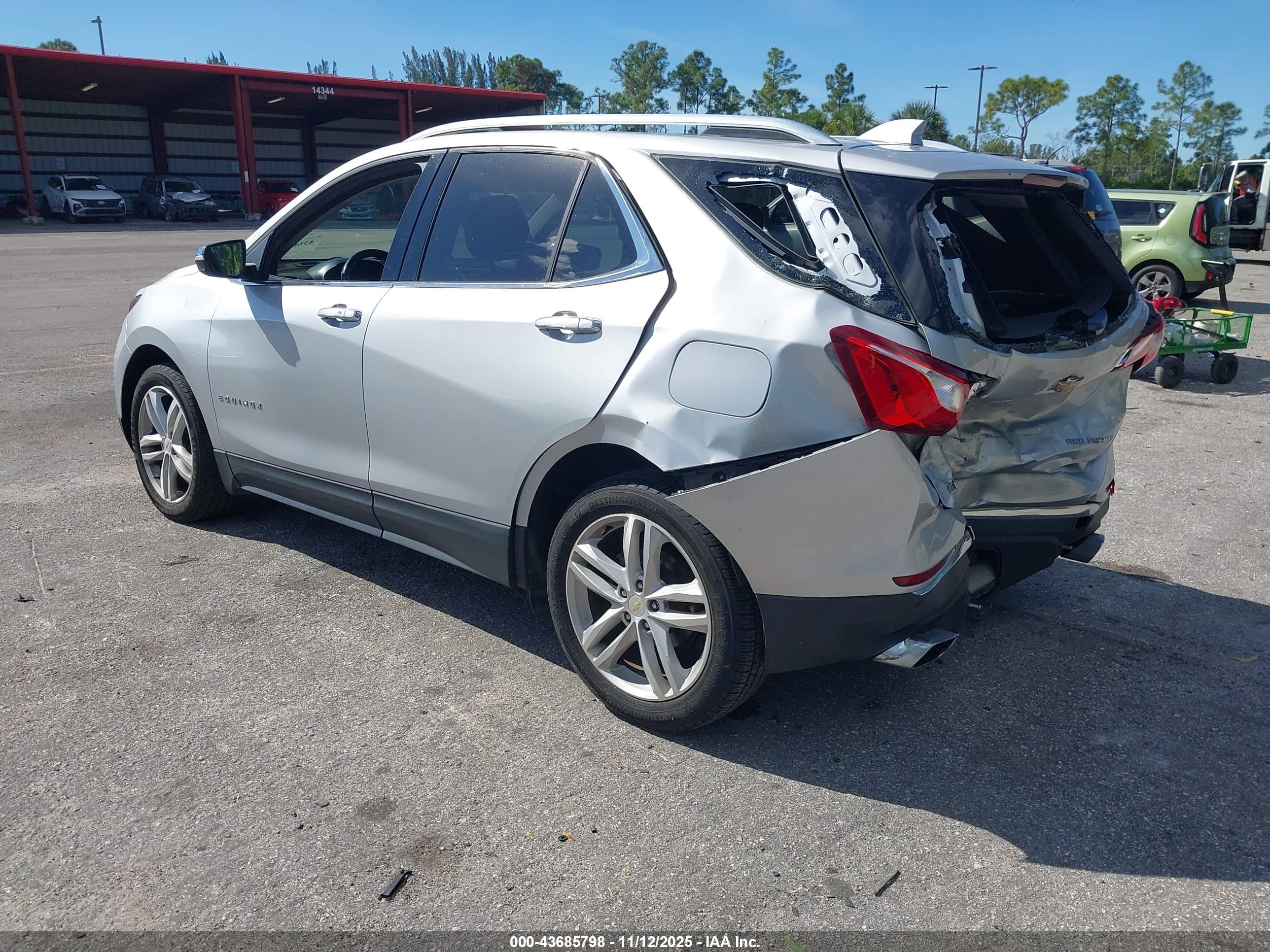 CHEVROLET EQUINOX image 3