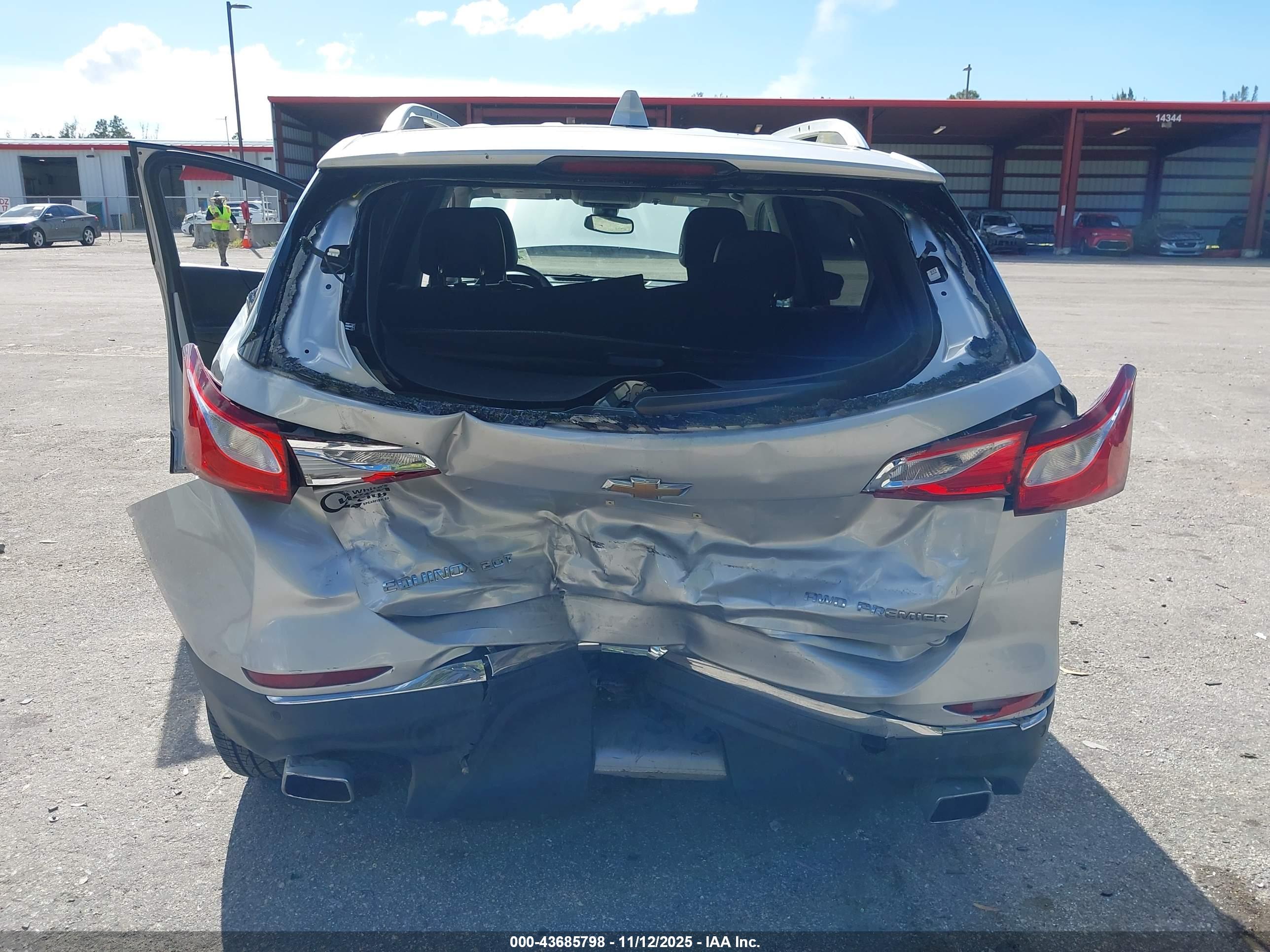 CHEVROLET EQUINOX image 6