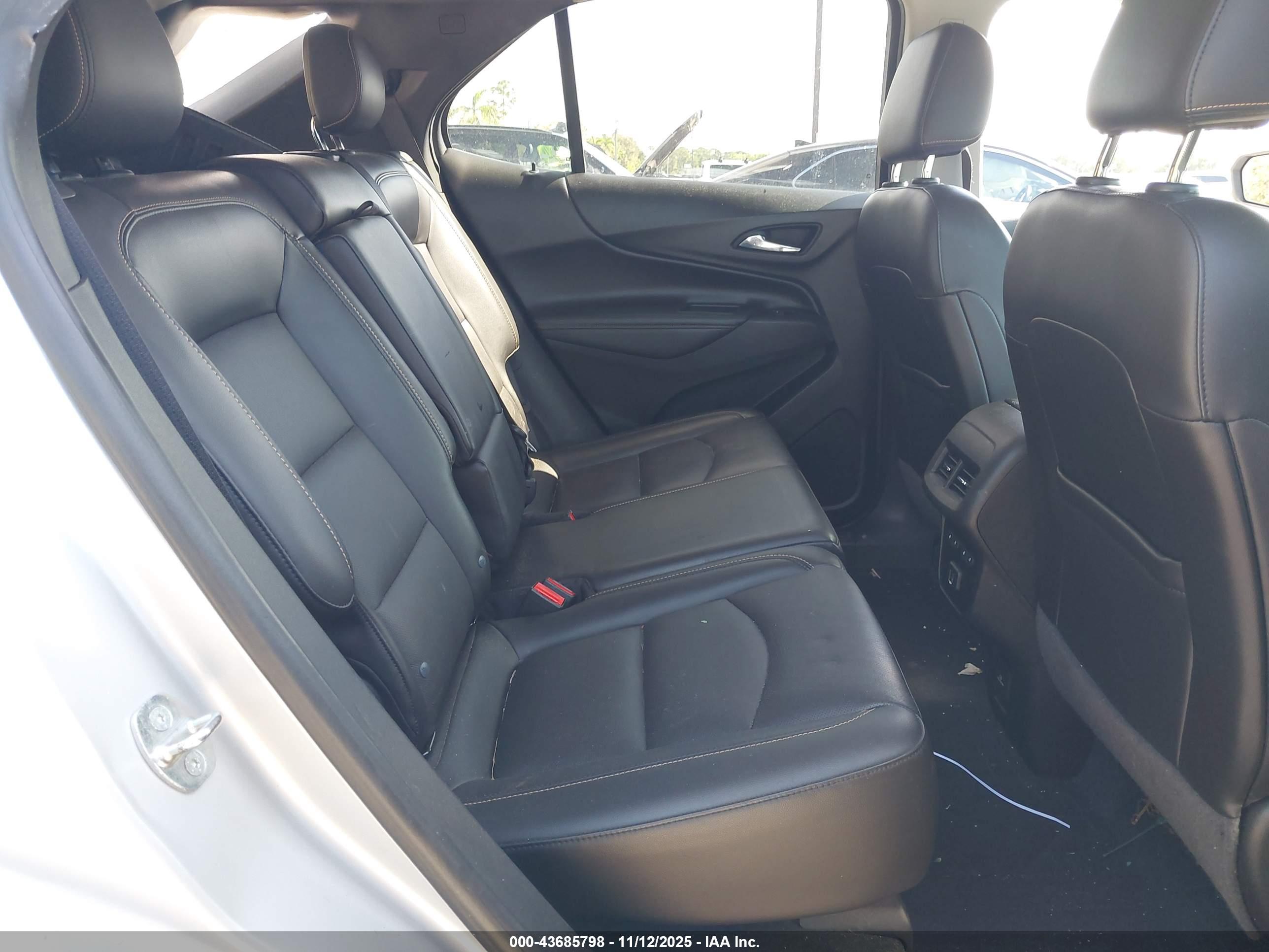 CHEVROLET EQUINOX image 8