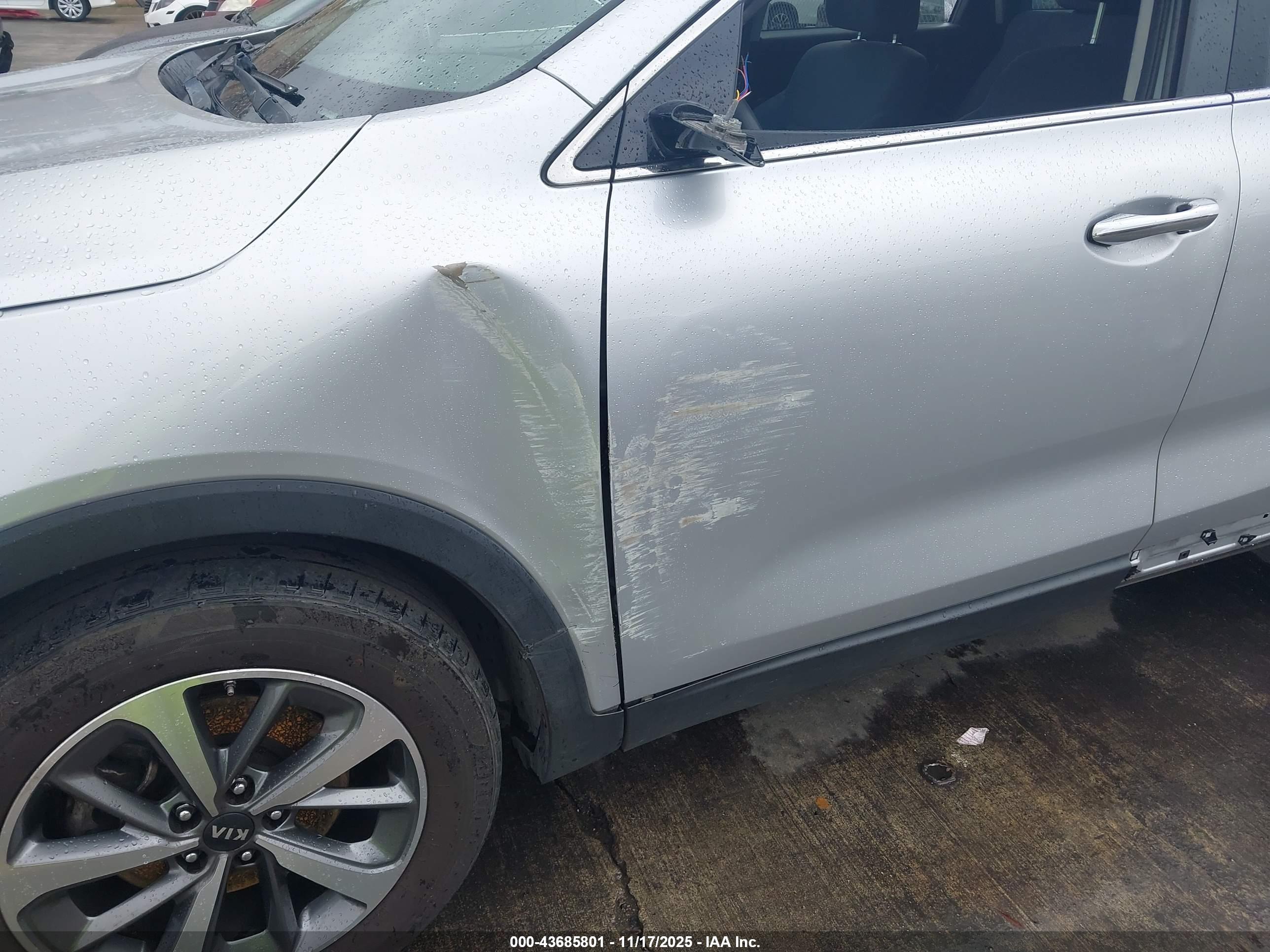 KIA SORENTO image 6