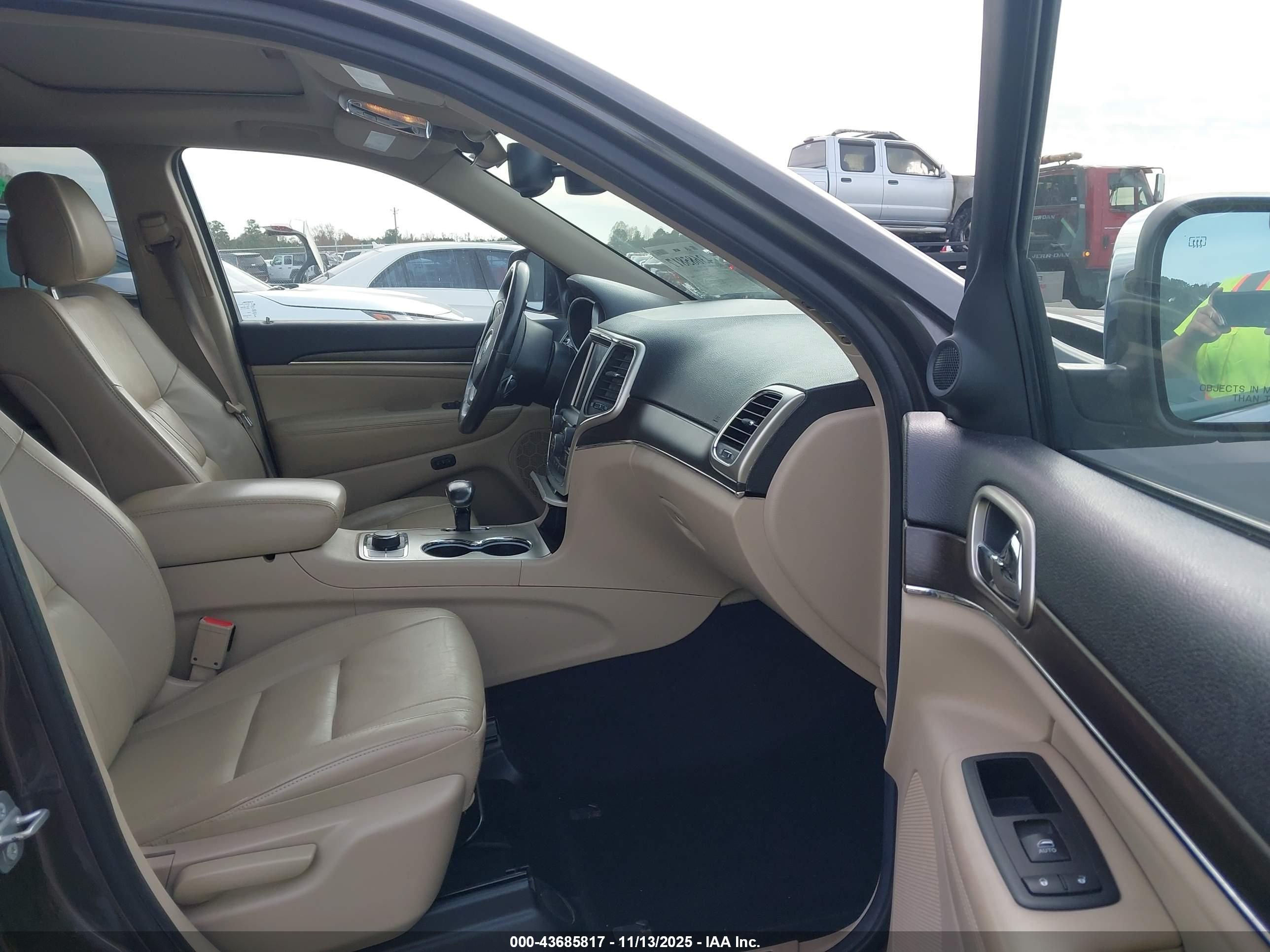 JEEP GRAND image 5