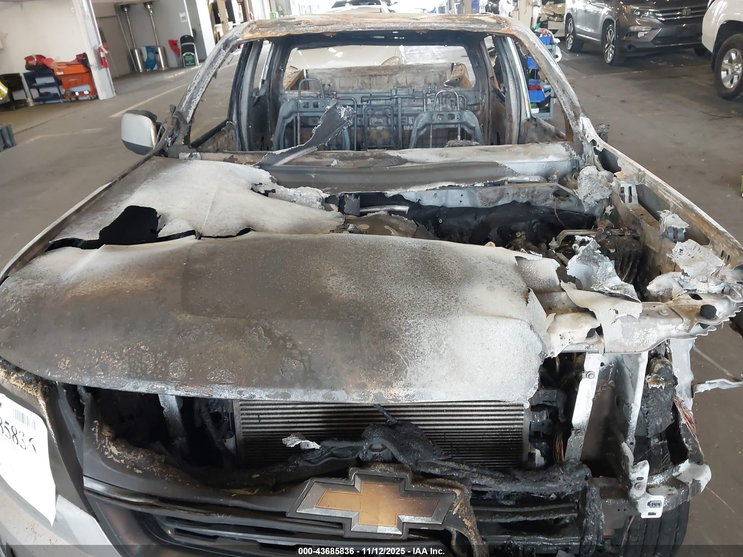 CHEVROLET COLORADO image 10