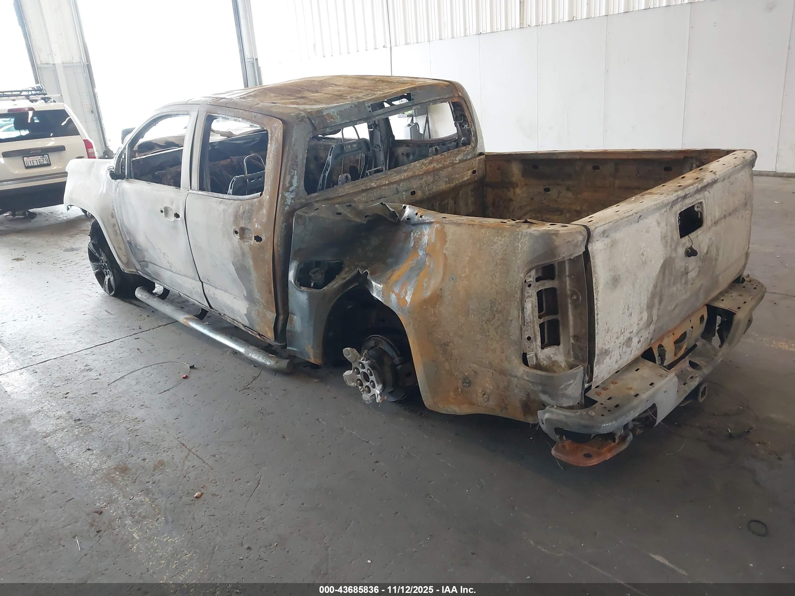 CHEVROLET COLORADO image 3