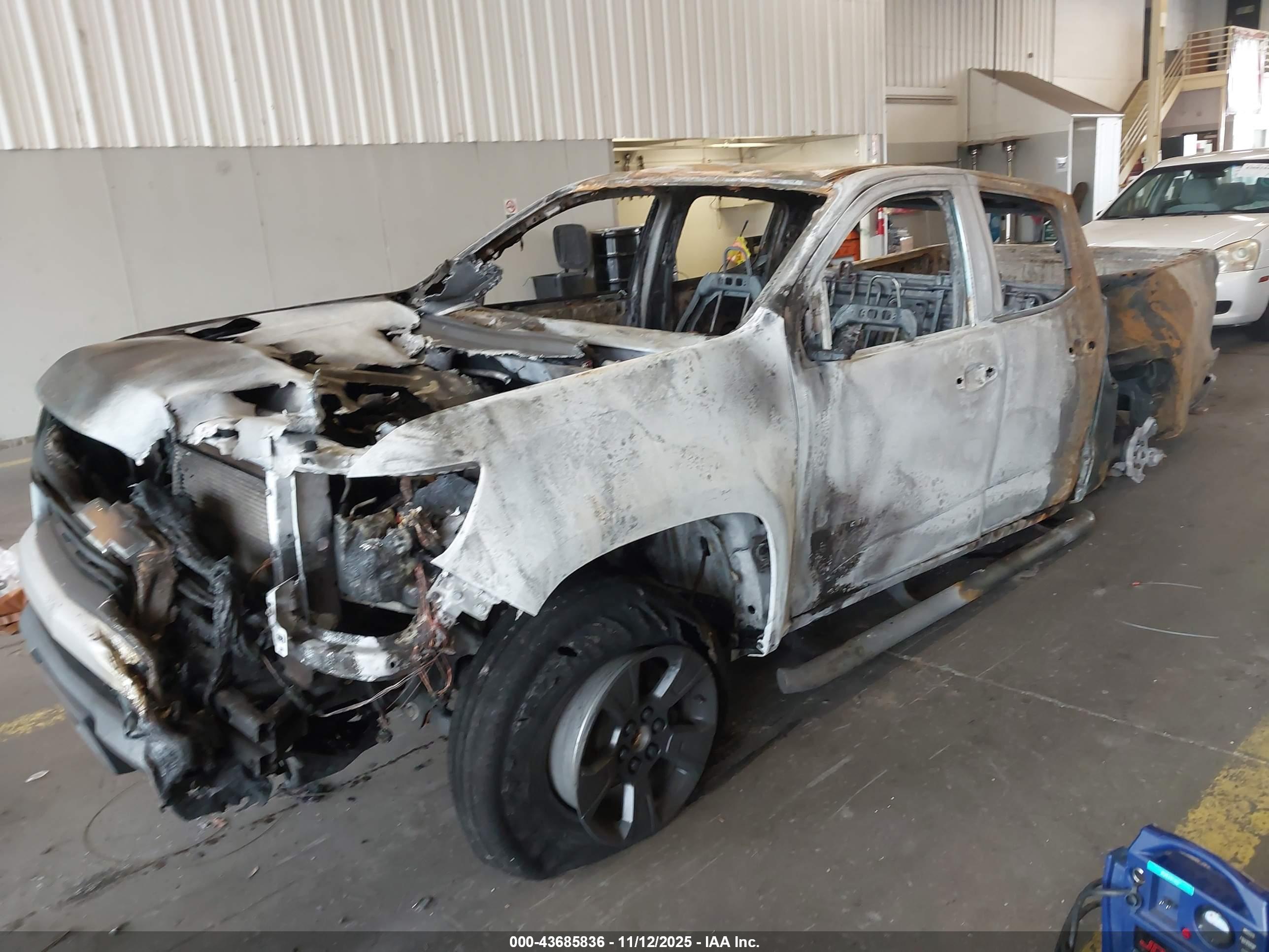 CHEVROLET COLORADO image 6