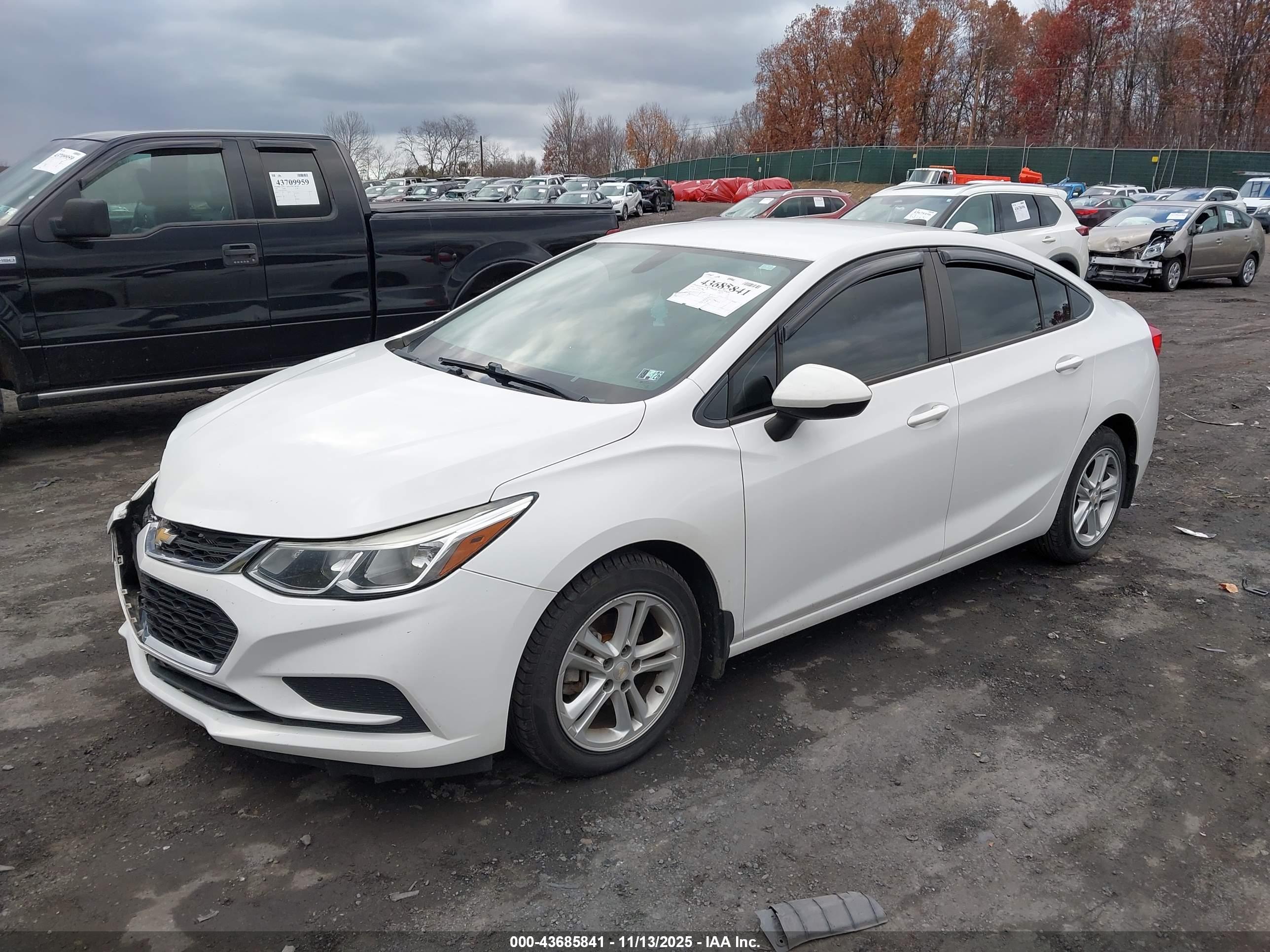 CHEVROLET CRUZE image 2