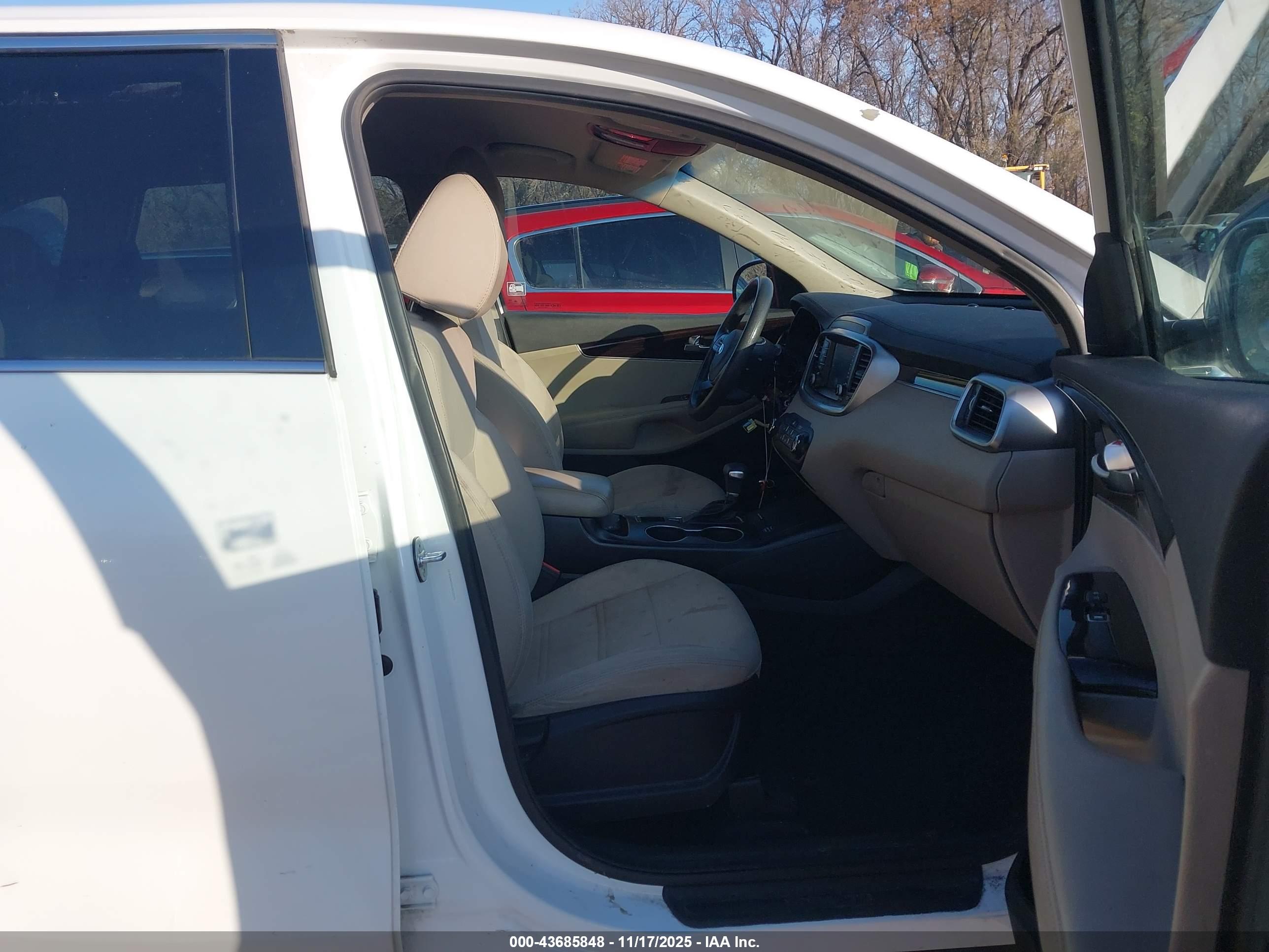 KIA SORENTO image 5
