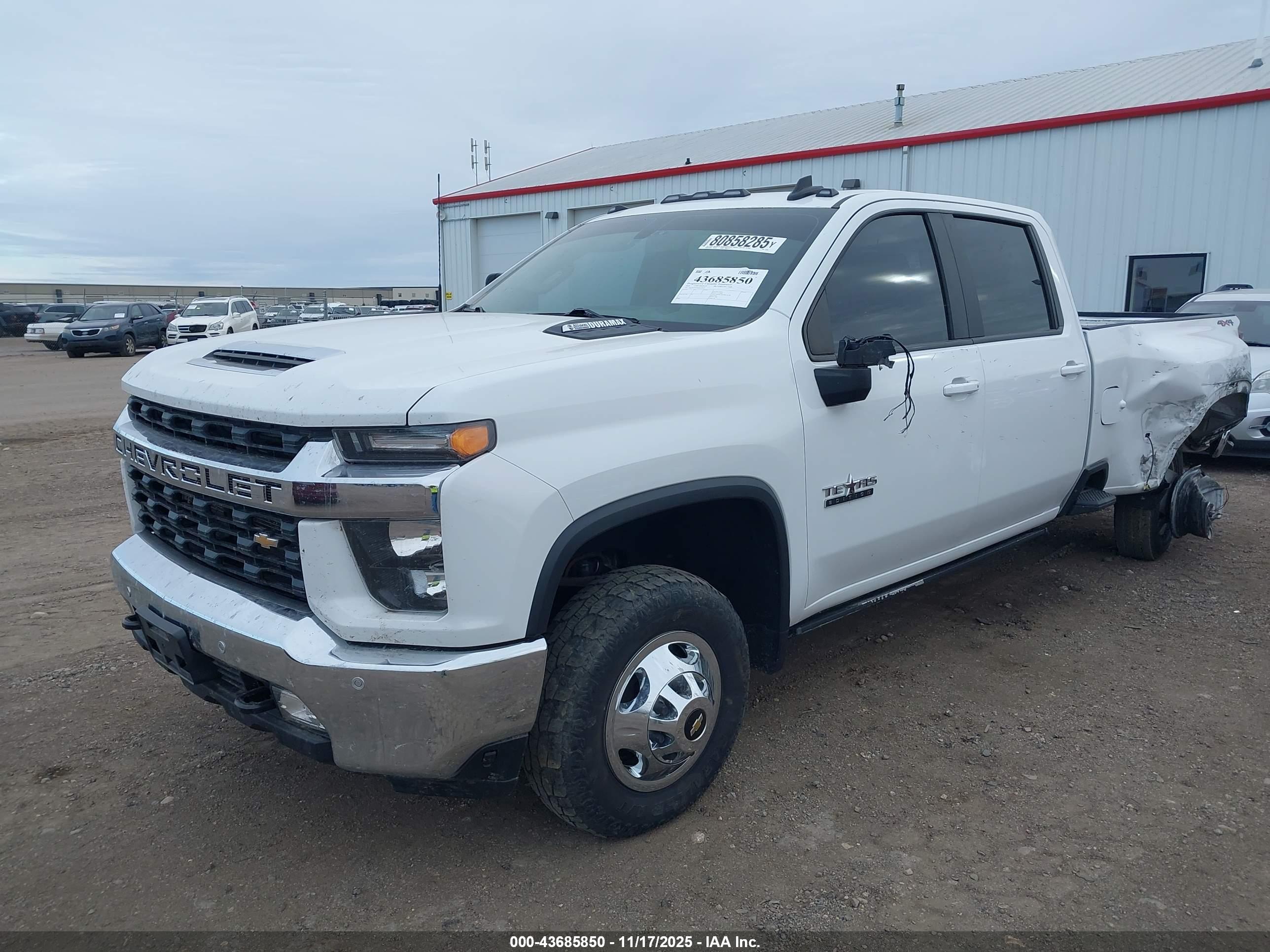 CHEVROLET SILVERADO image 2