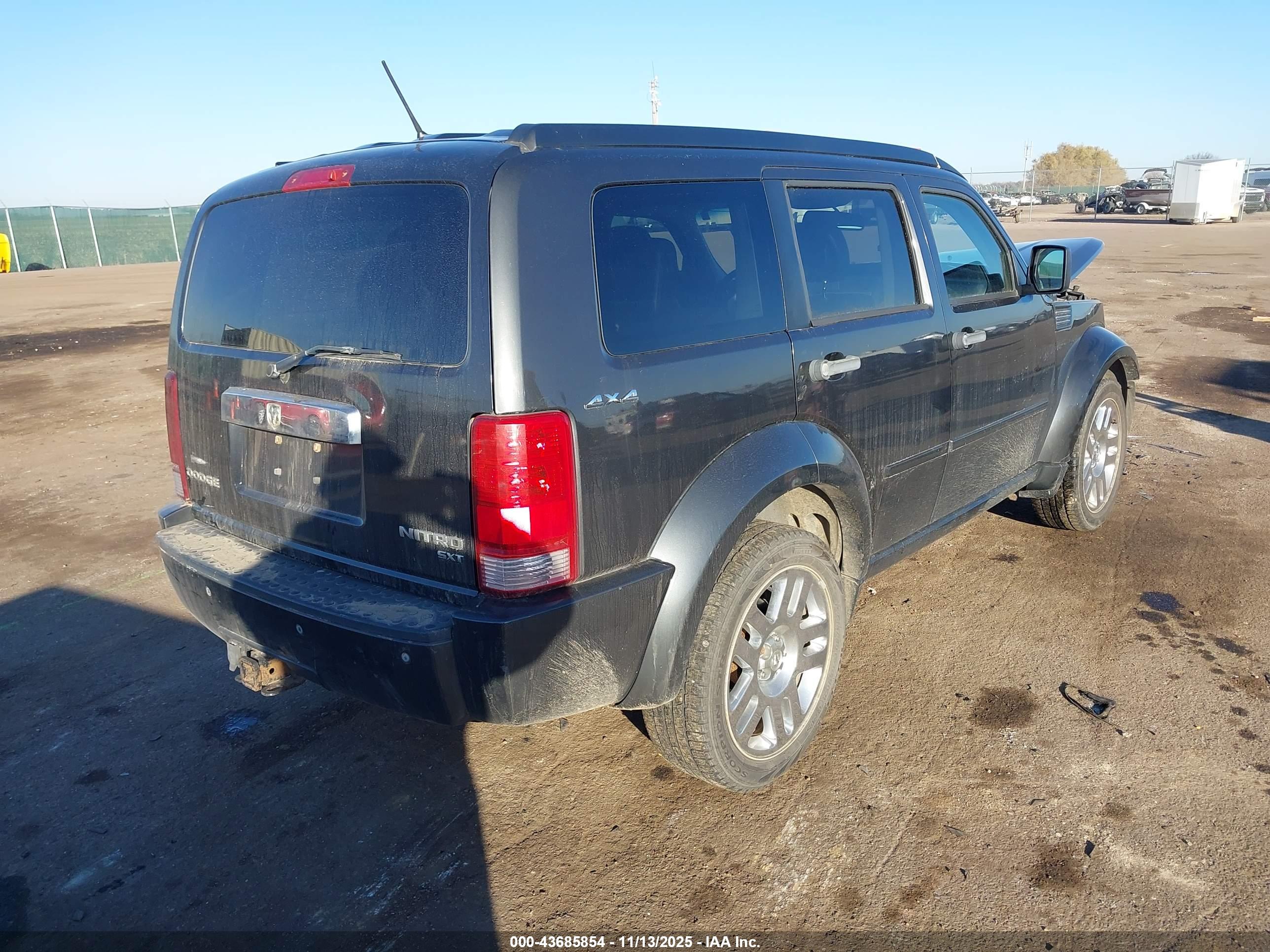 DODGE NITRO image 4