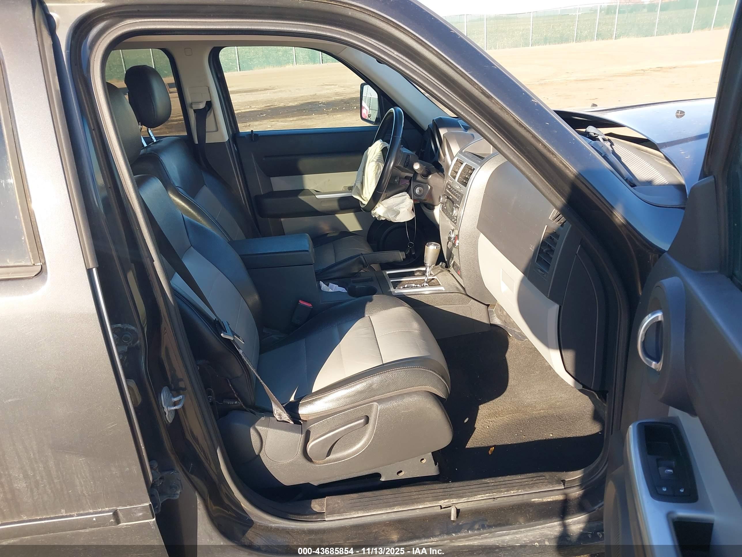 DODGE NITRO image 5