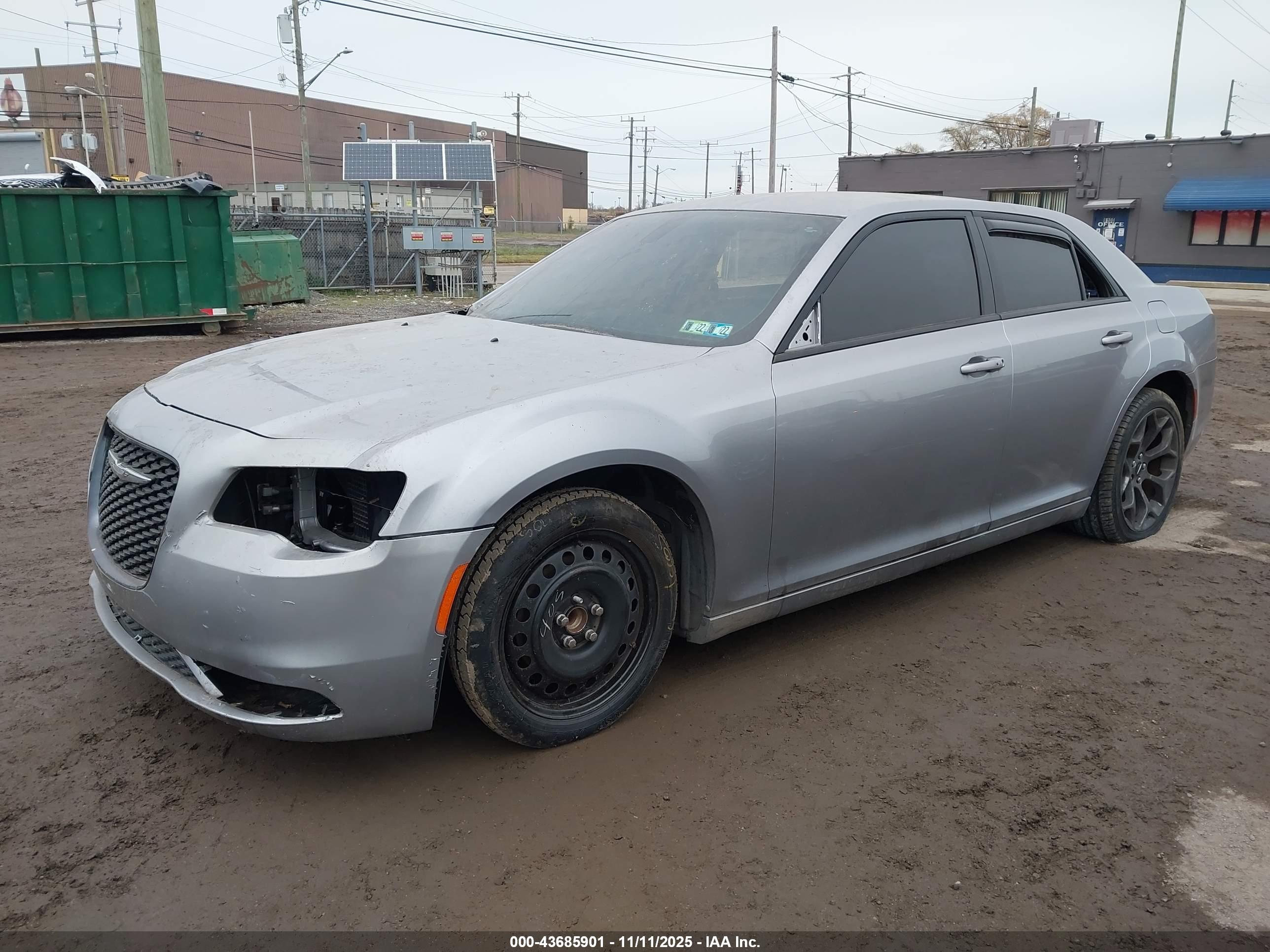 CHRYSLER 300 image 2