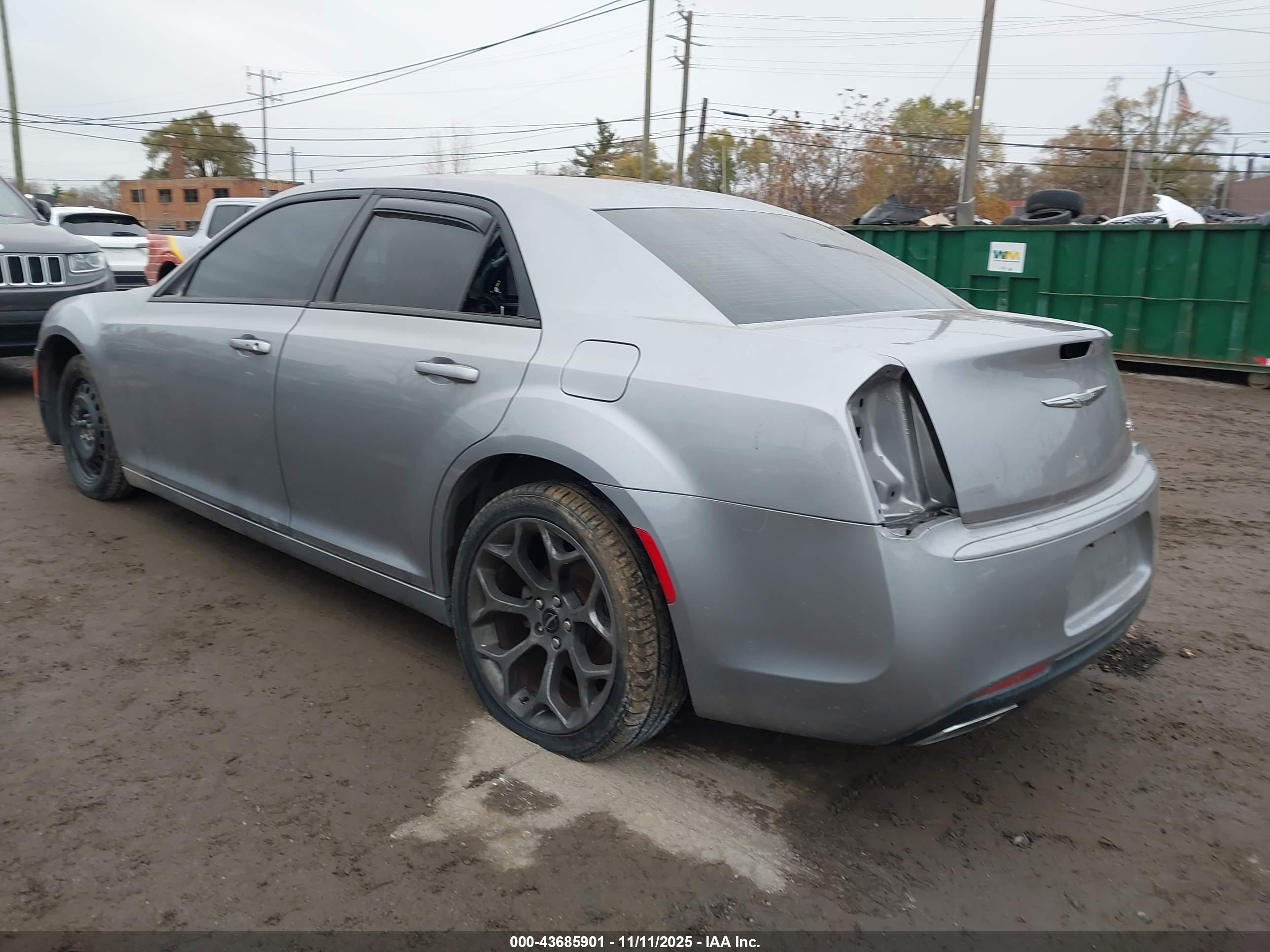 CHRYSLER 300 image 3