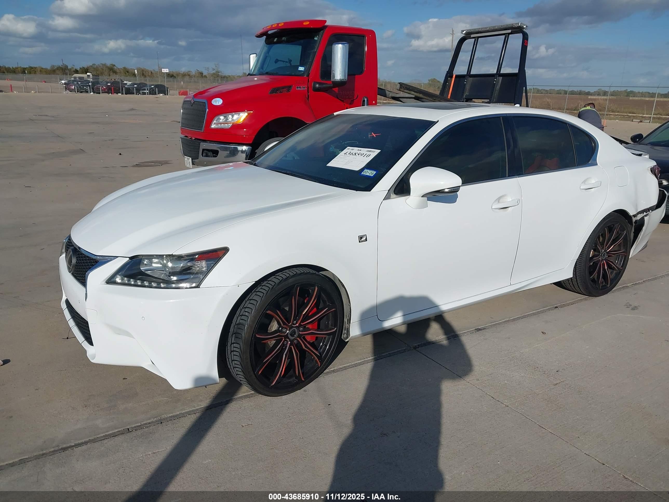 LEXUS GS image 2