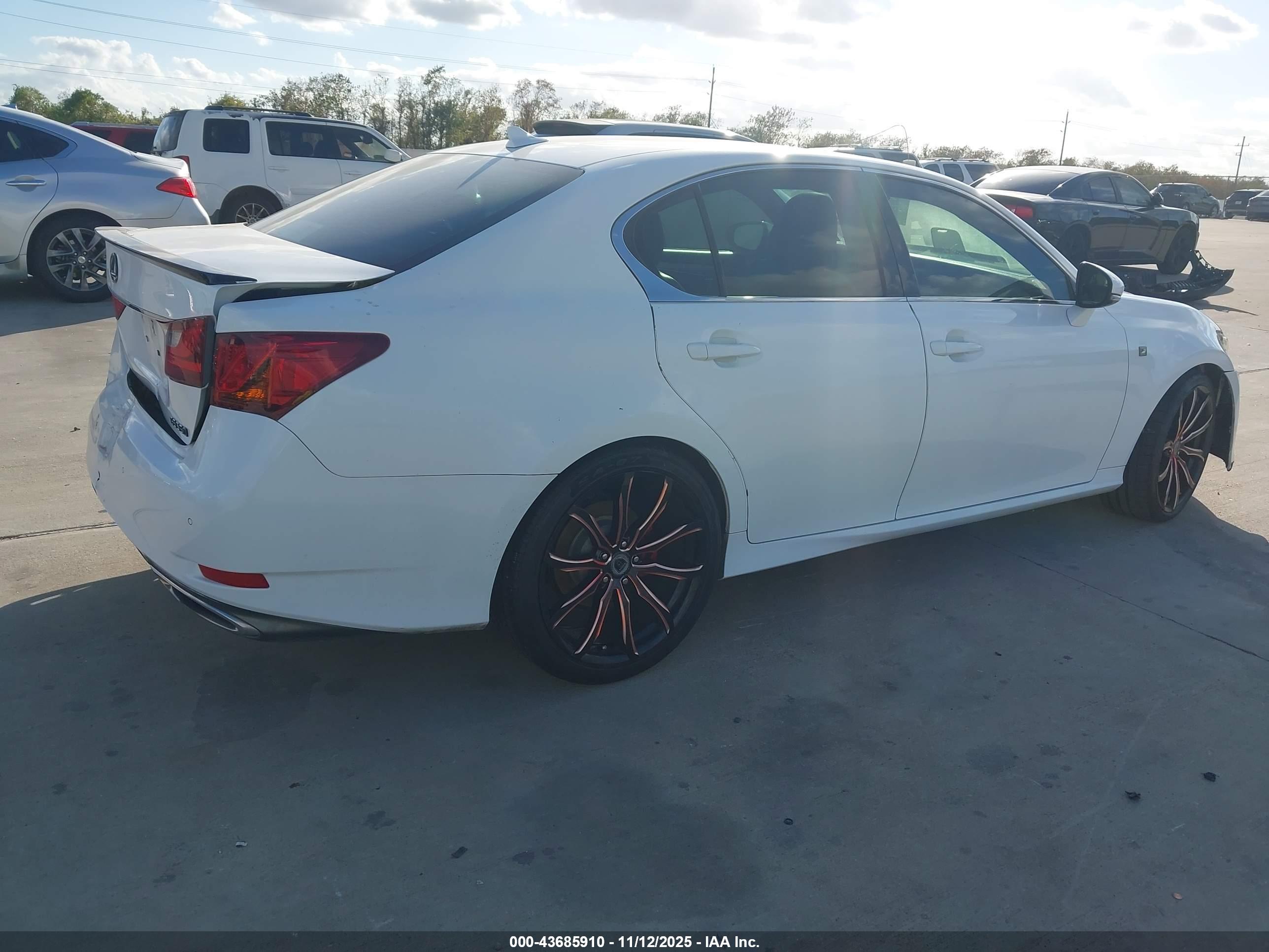 LEXUS GS image 4