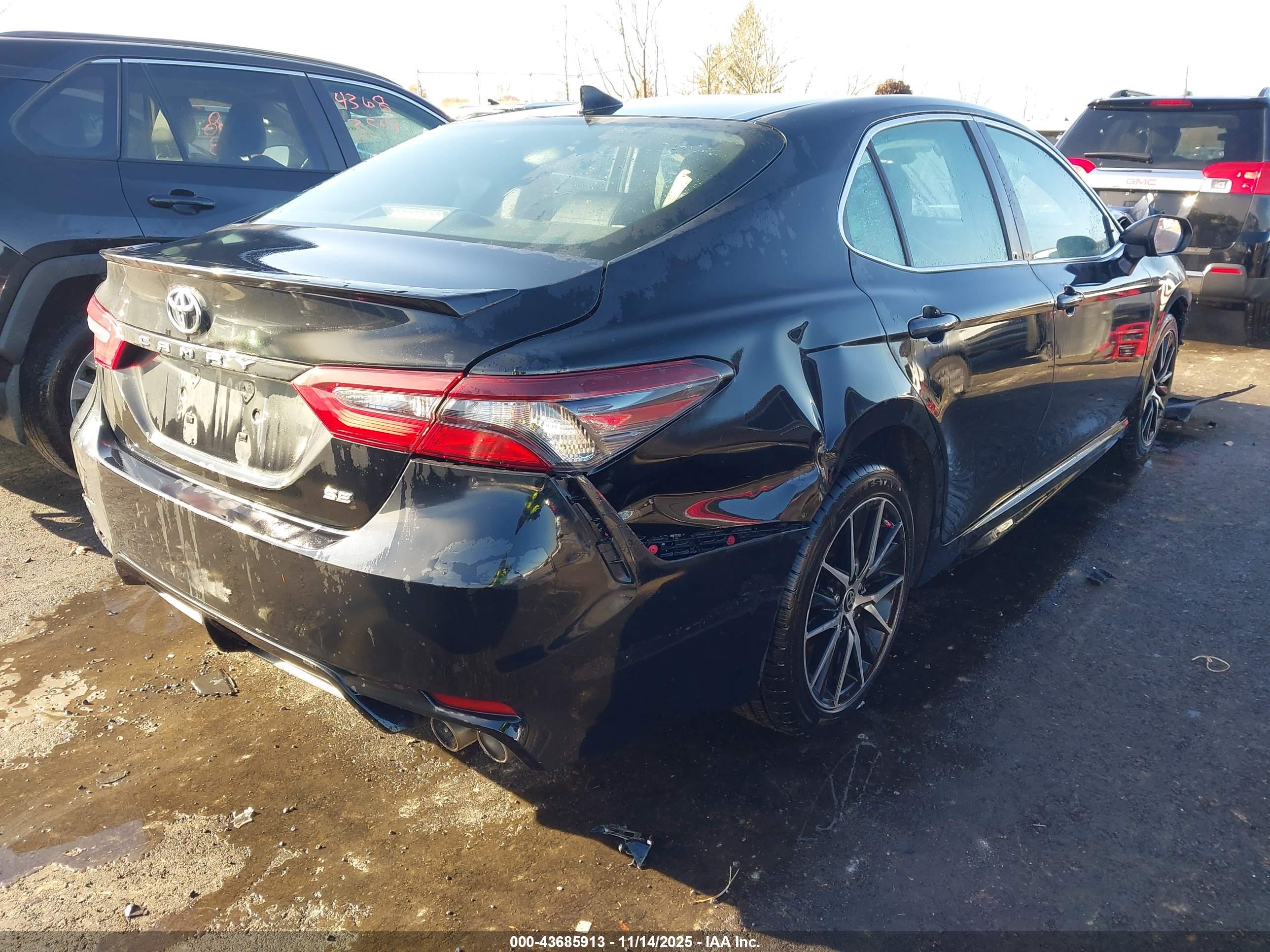 TOYOTA CAMRY image 4
