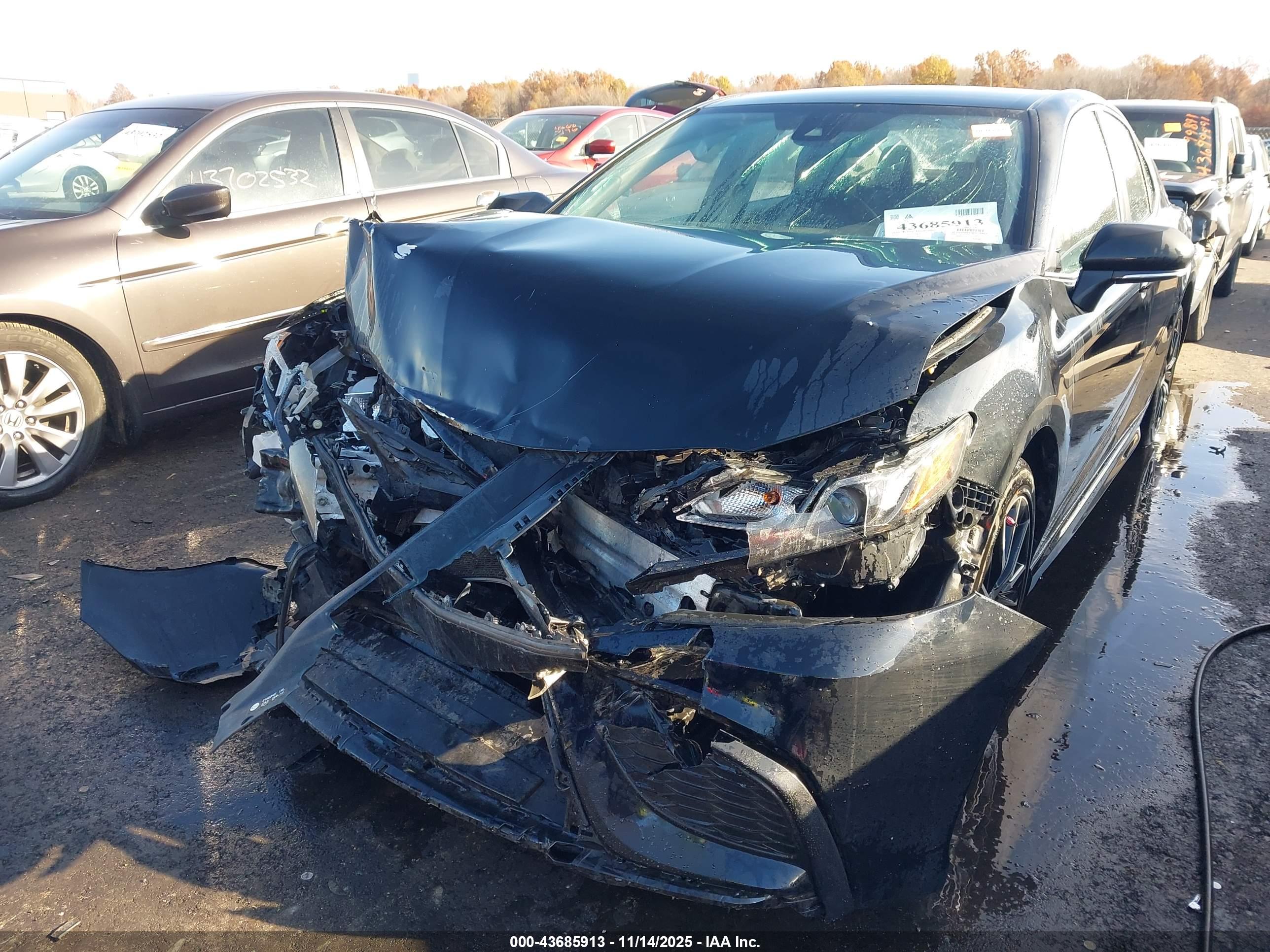 TOYOTA CAMRY image 6