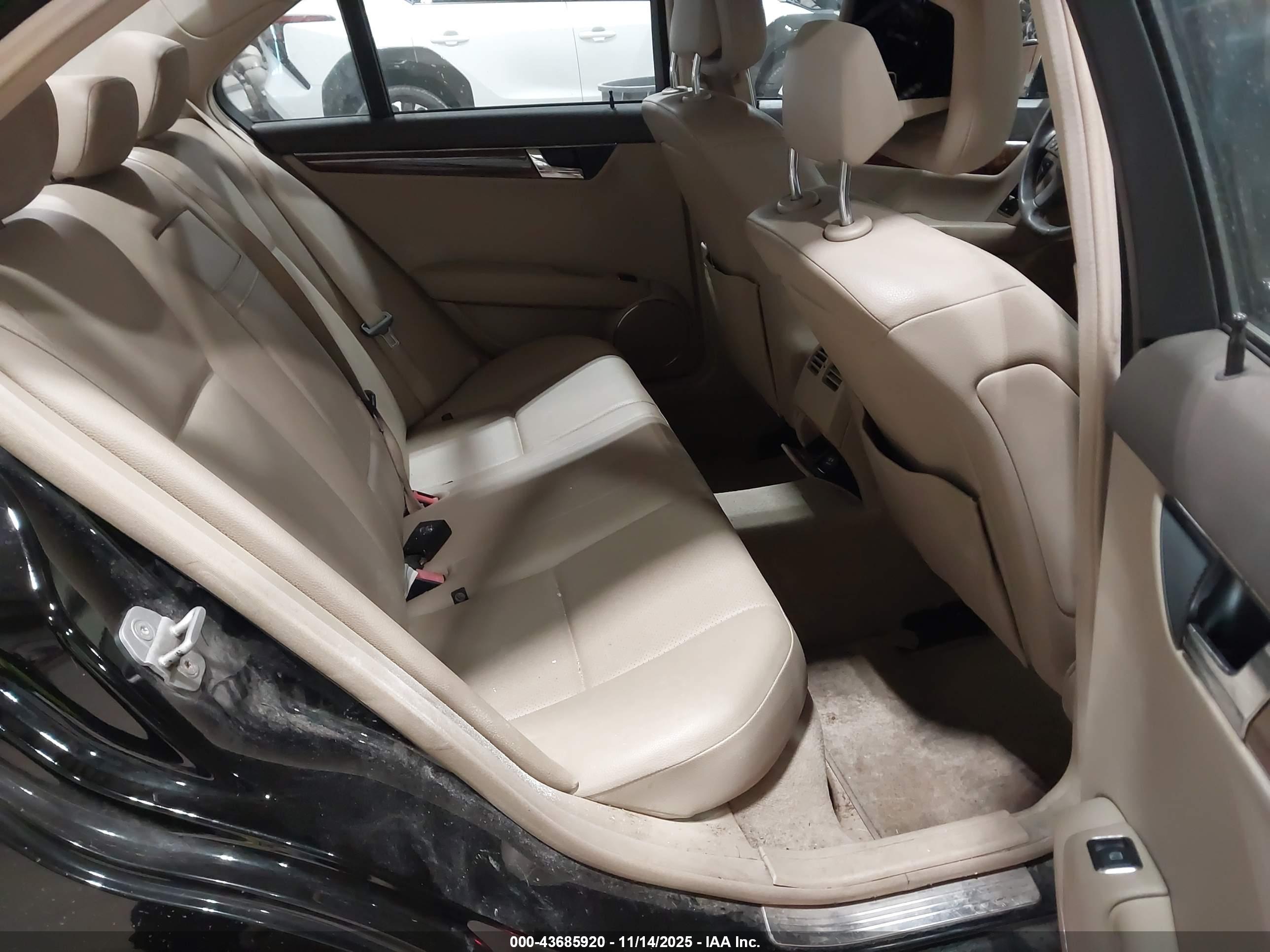 MERCEDES-BENZ C image 8