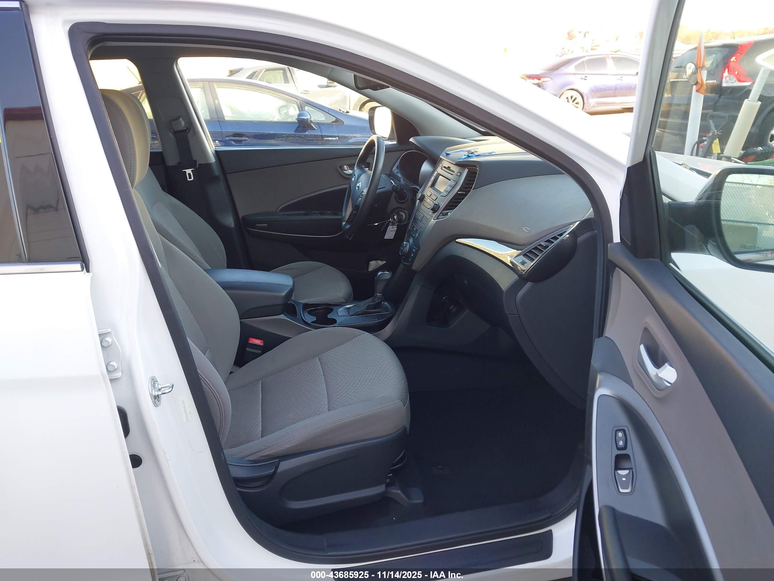 HYUNDAI SANTA image 5