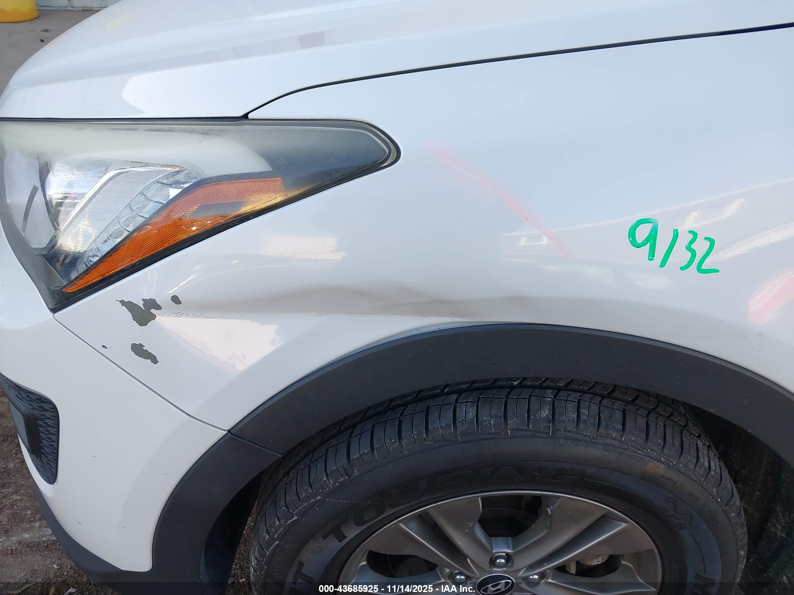 HYUNDAI SANTA image 6