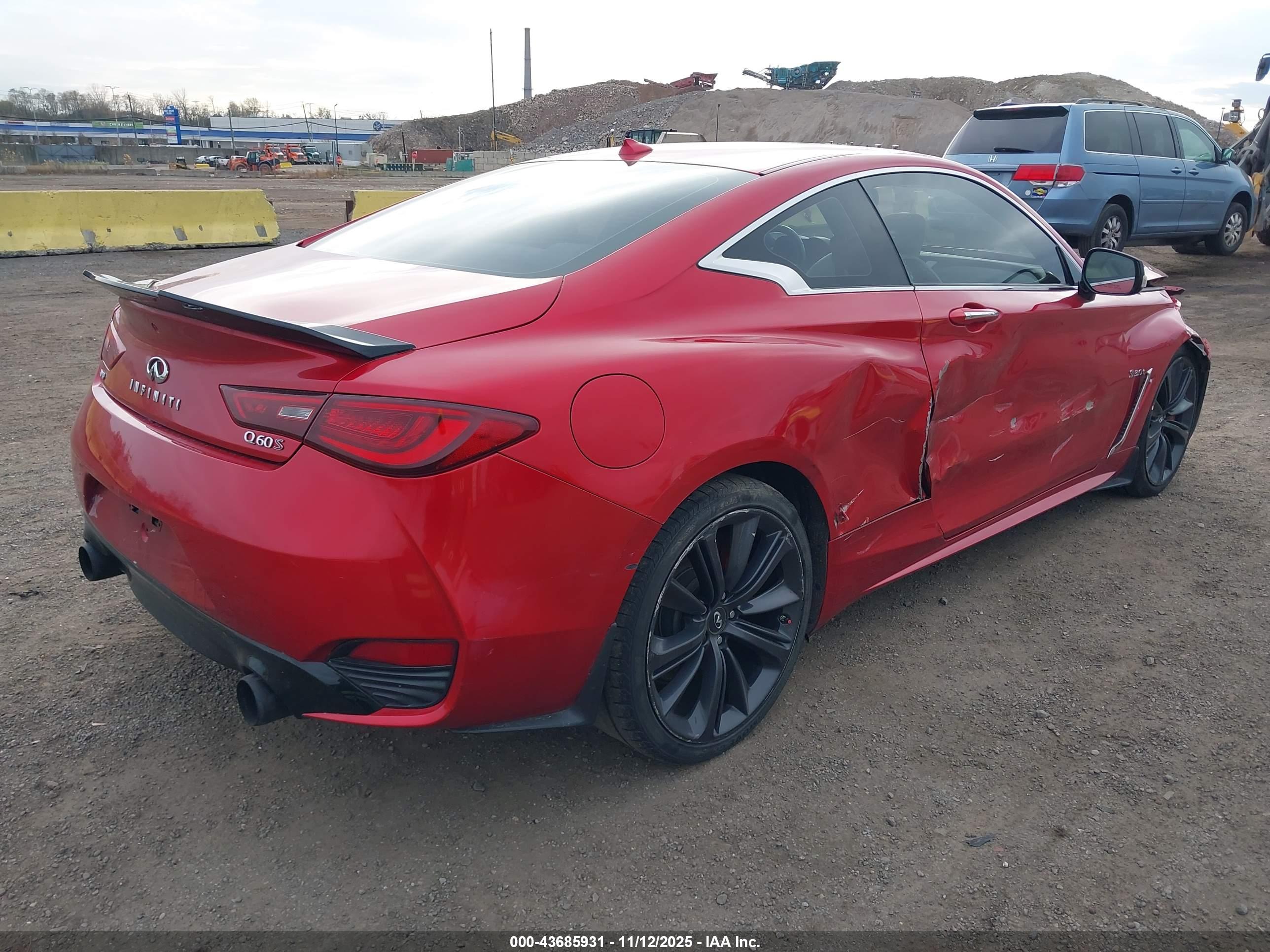 INFINITI Q60 image 4