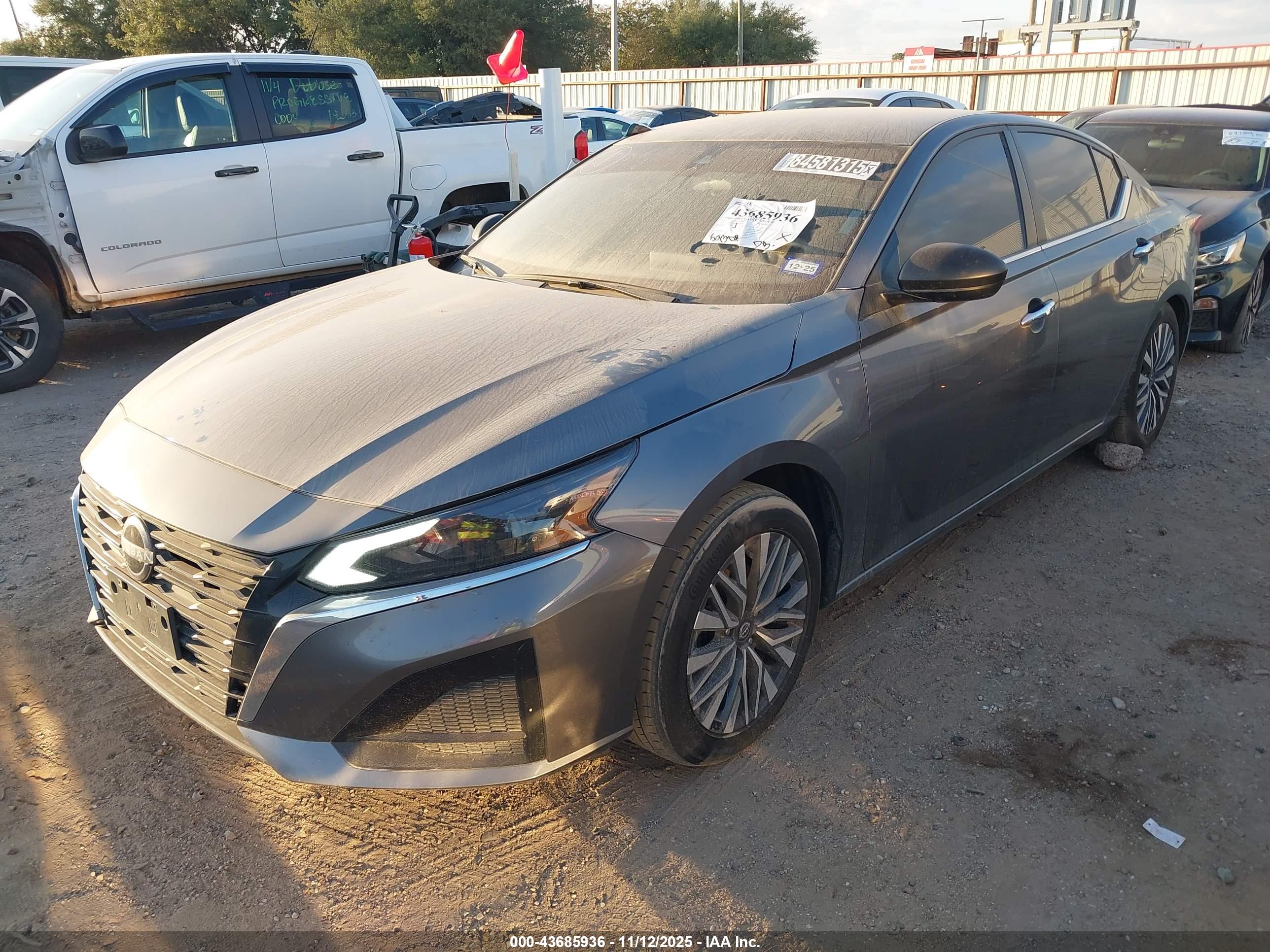 NISSAN ALTIMA image 2