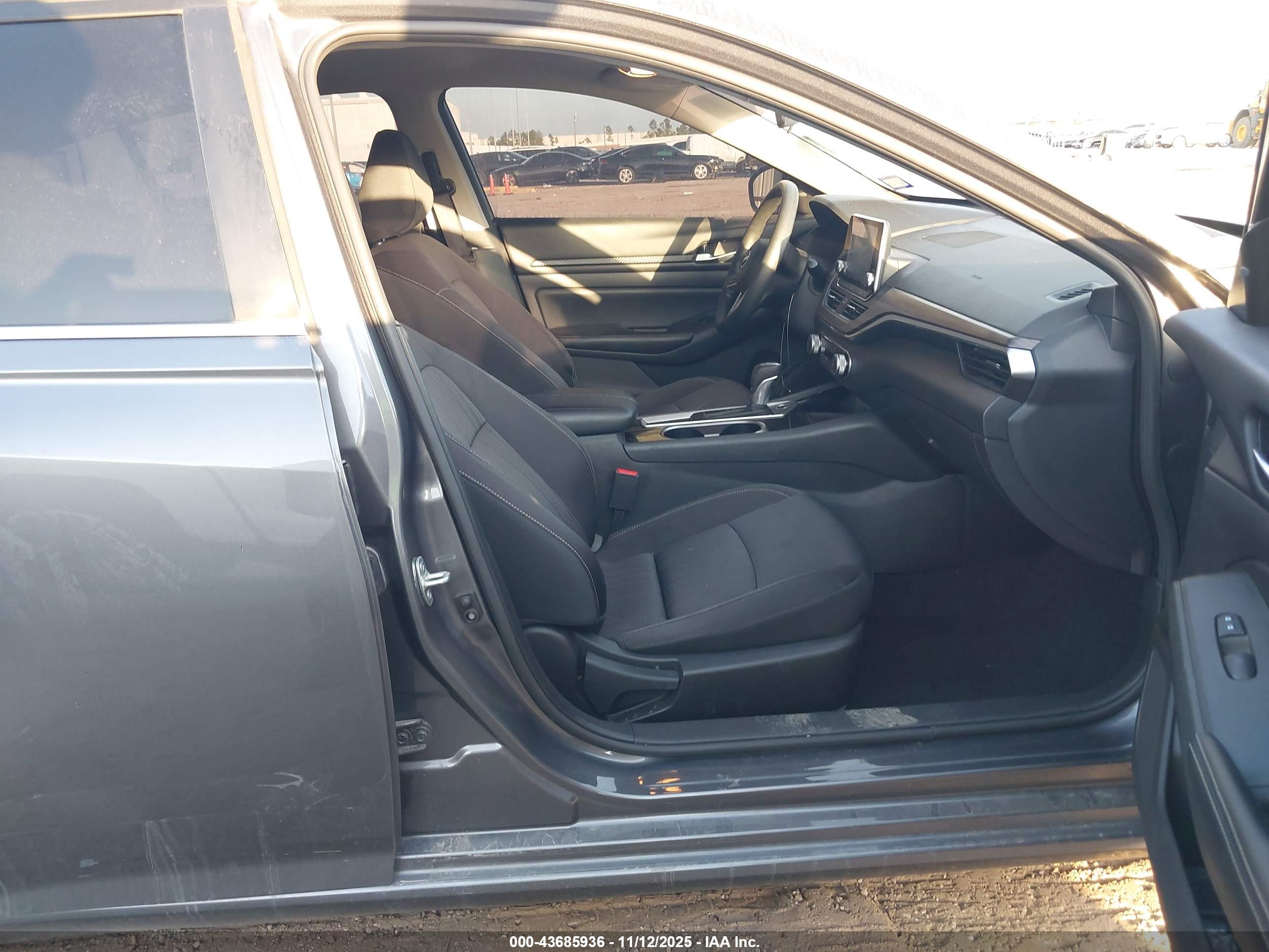NISSAN ALTIMA image 5