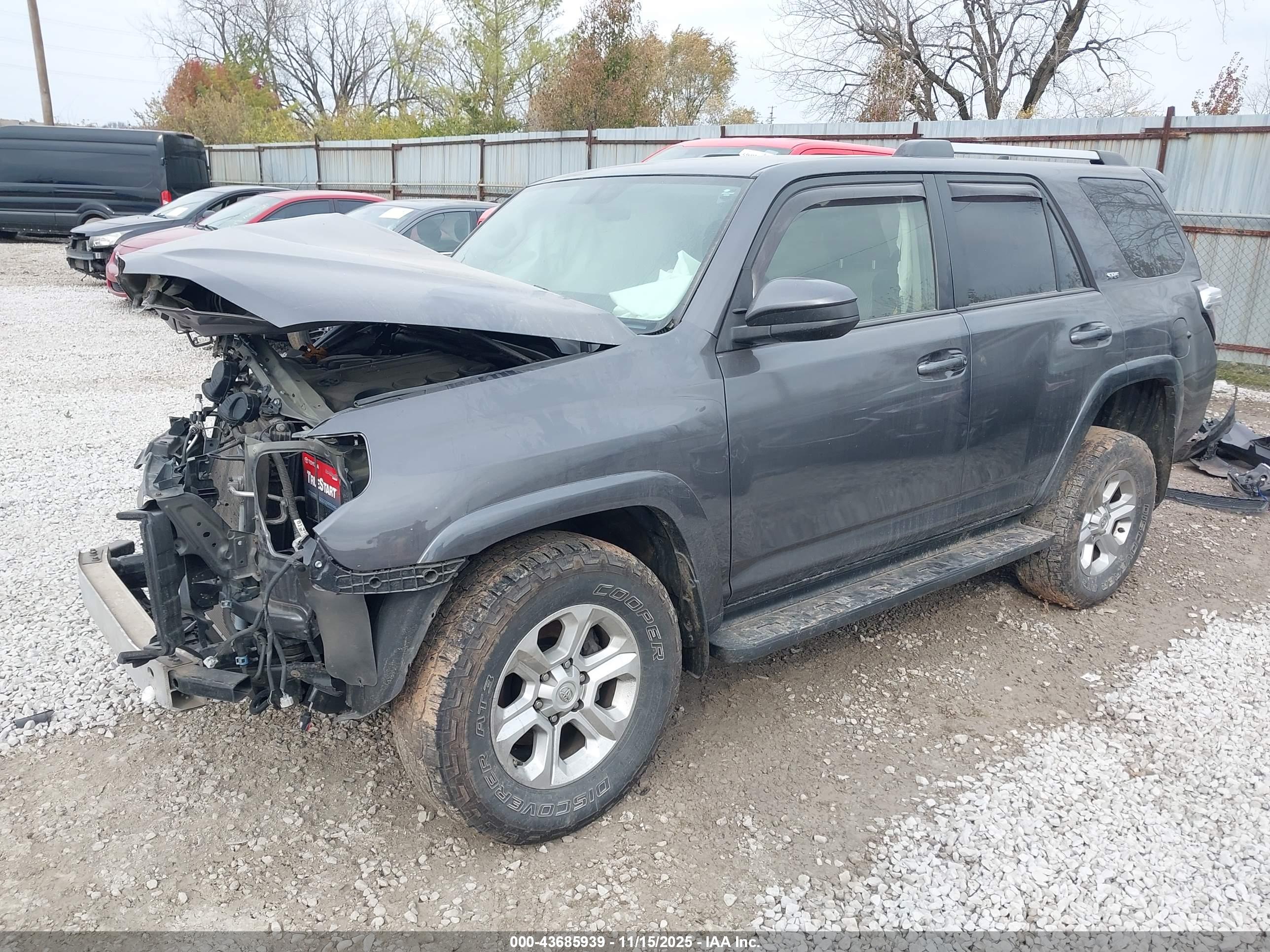 TOYOTA 4RUNNER image 2