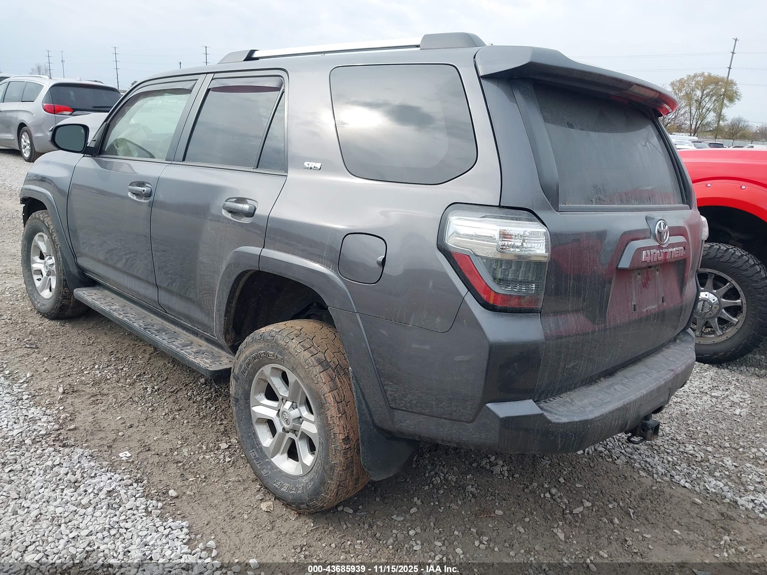 TOYOTA 4RUNNER image 3