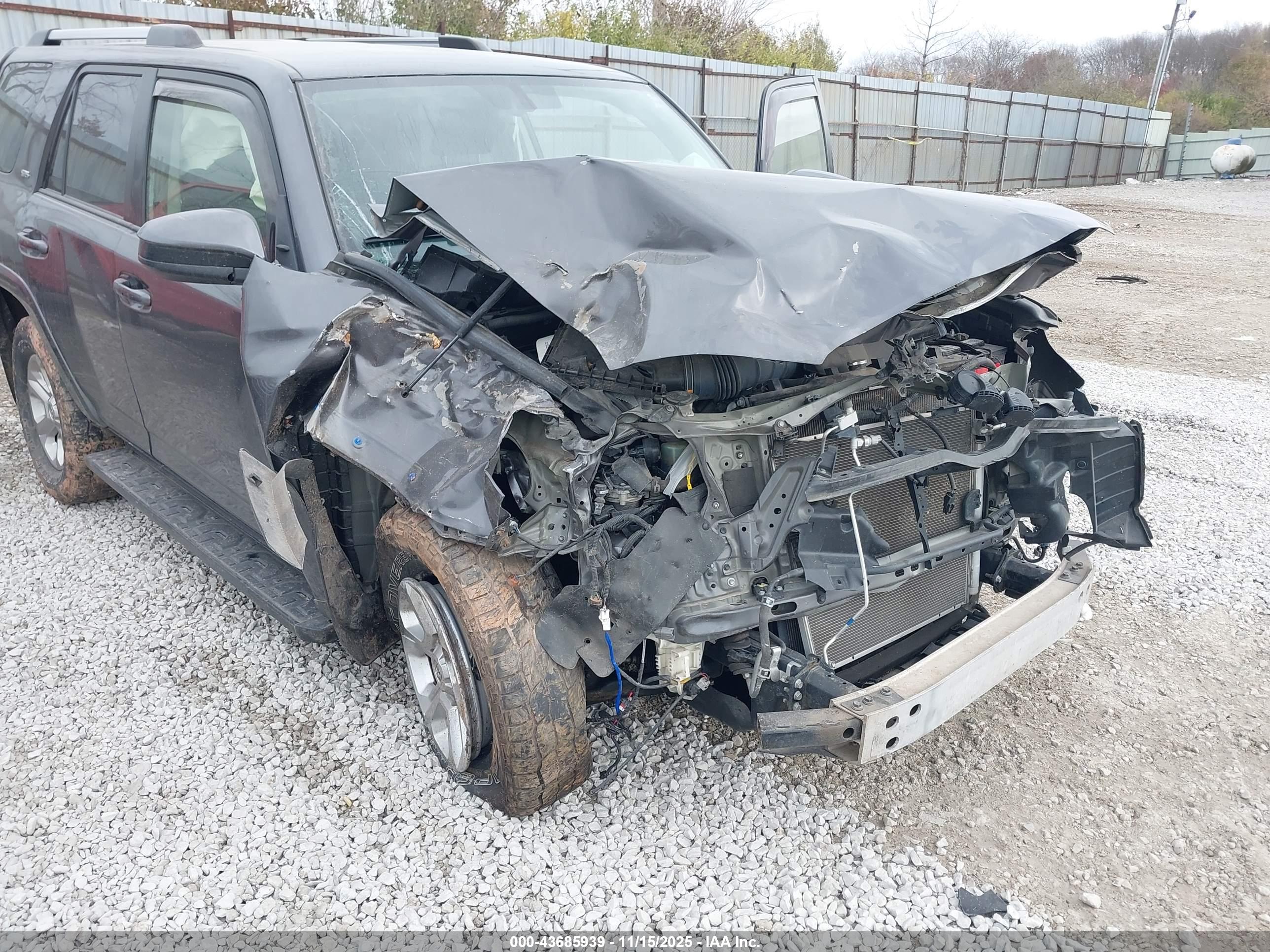 TOYOTA 4RUNNER image 6