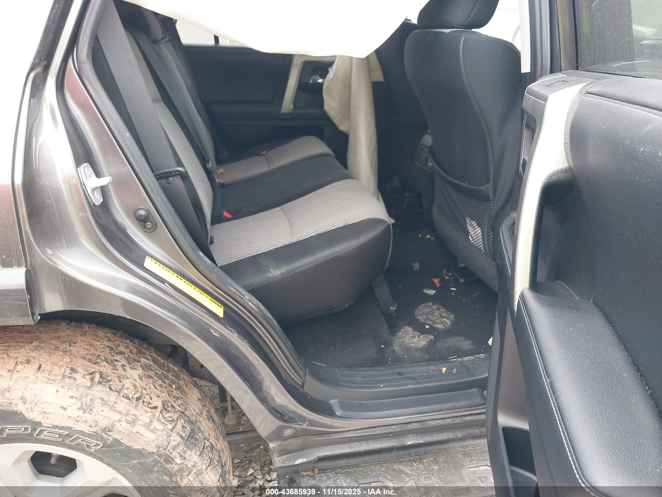 TOYOTA 4RUNNER image 8