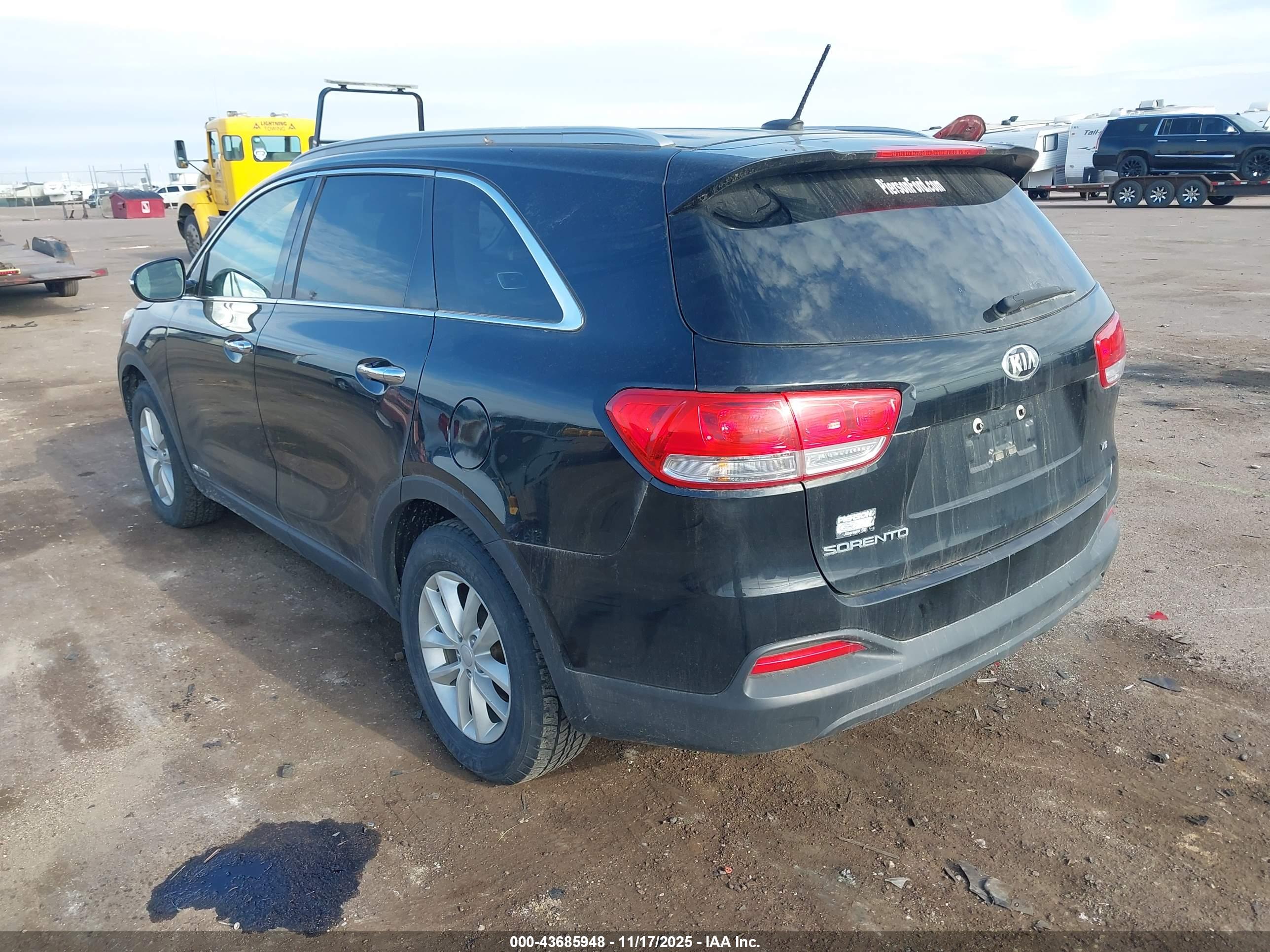 KIA SORENTO image 3