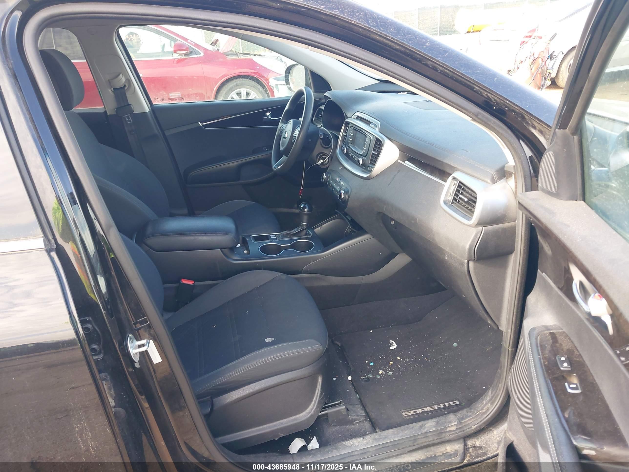 KIA SORENTO image 5