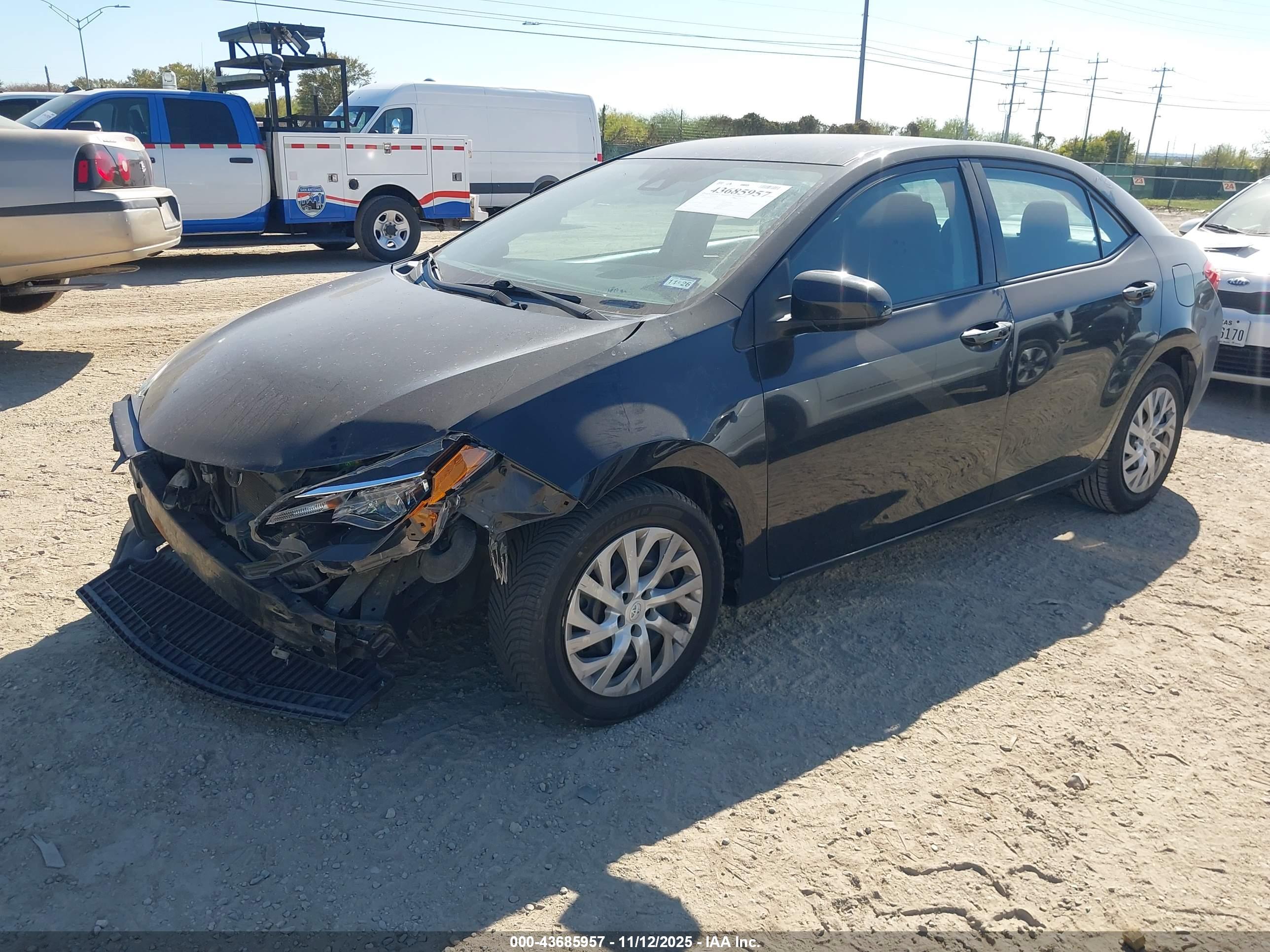 TOYOTA COROLLA image 2