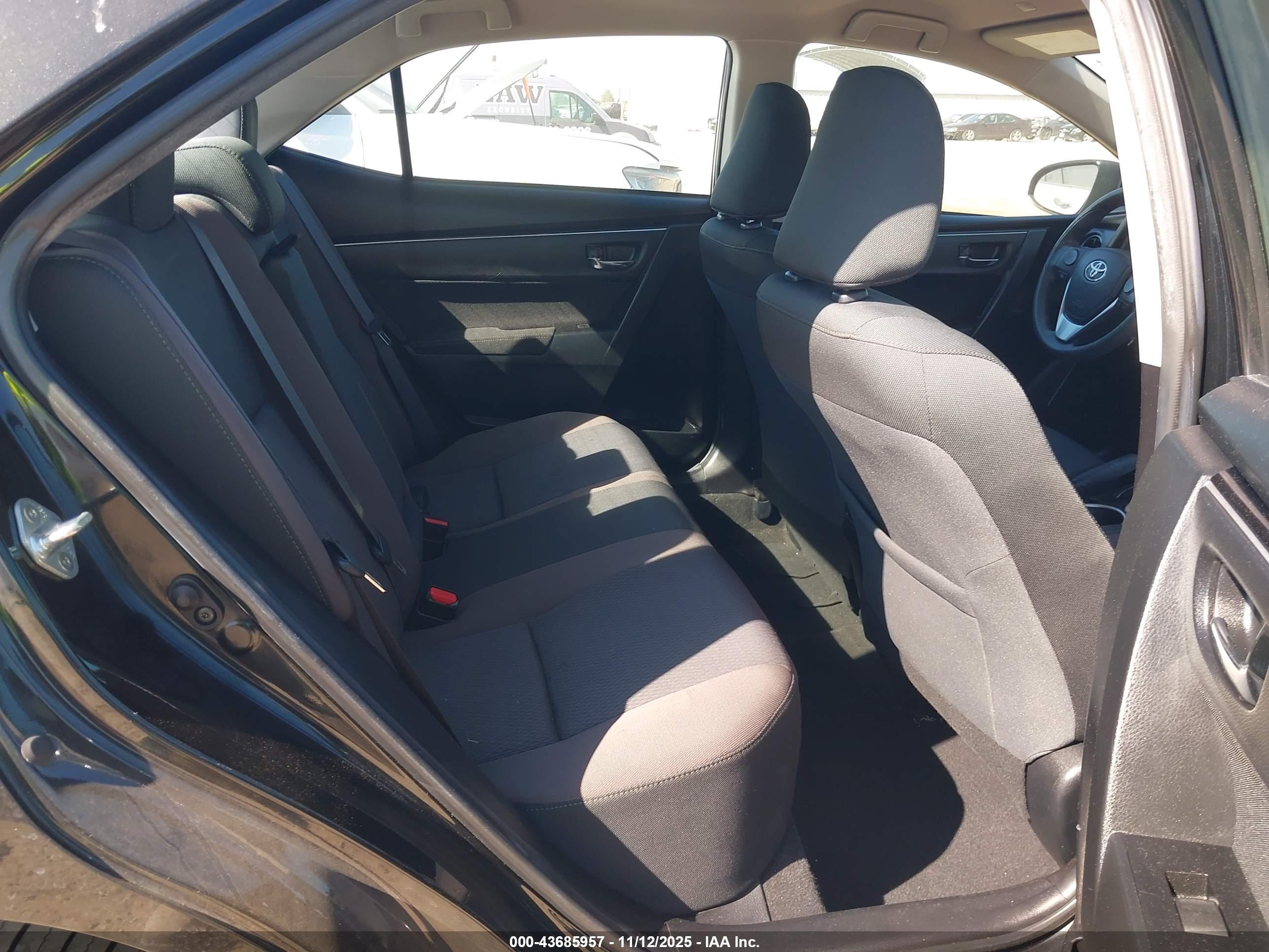 TOYOTA COROLLA image 8