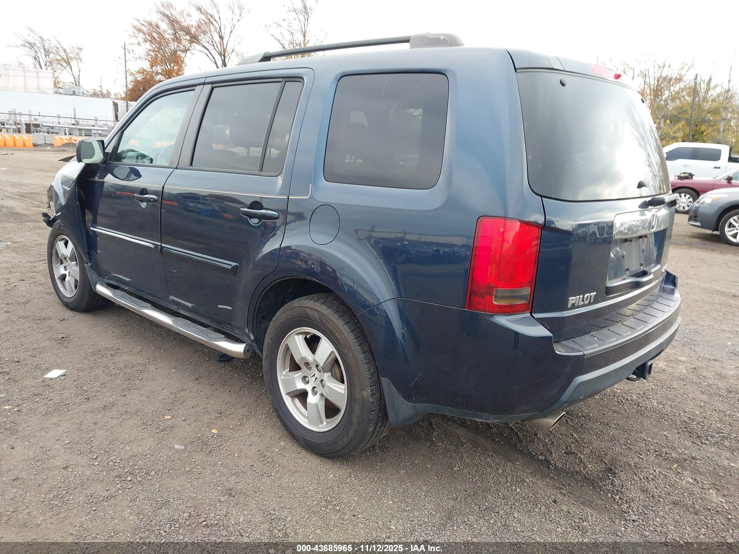 HONDA PILOT image 3