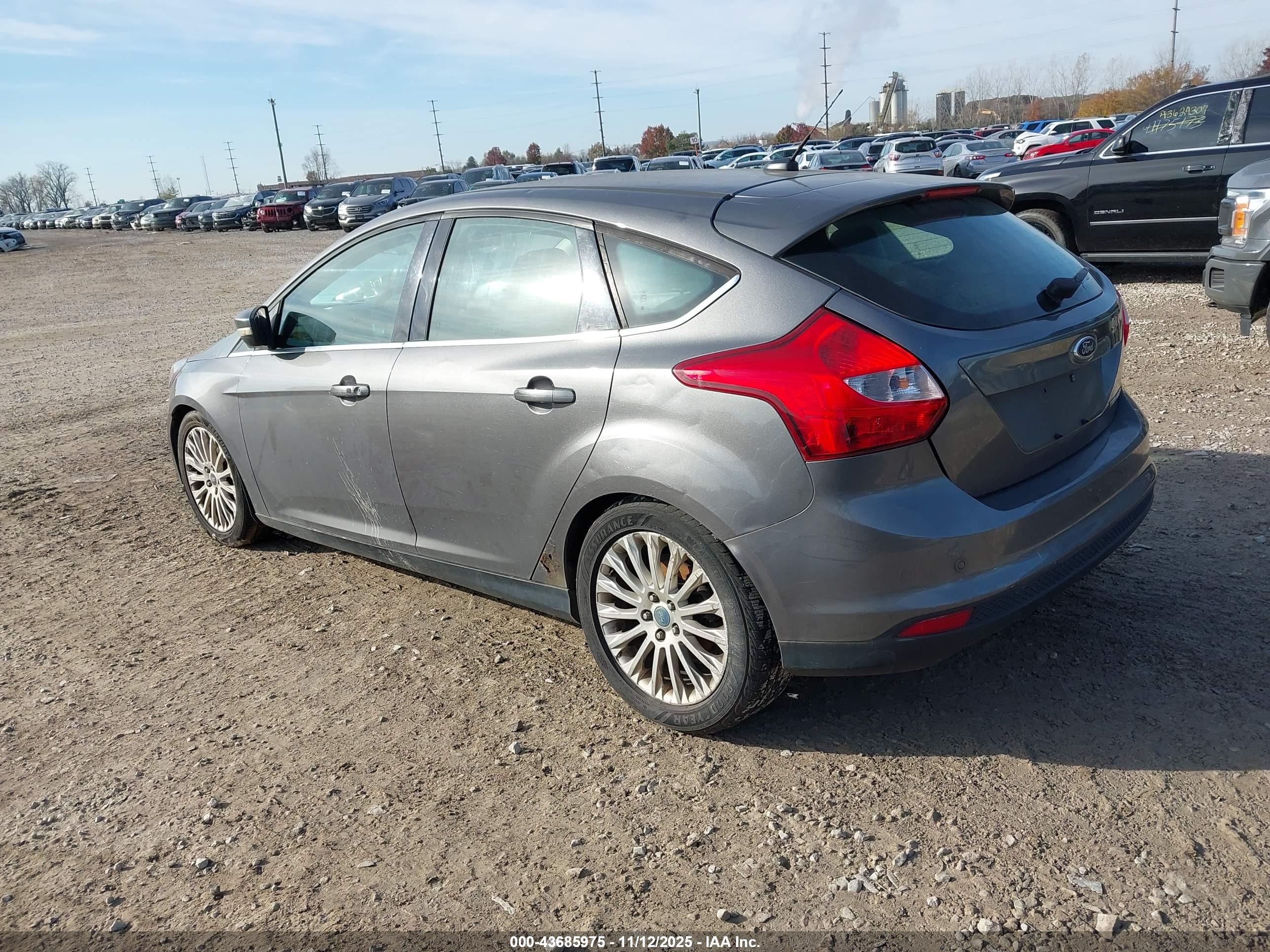 FORD FOCUS image 3