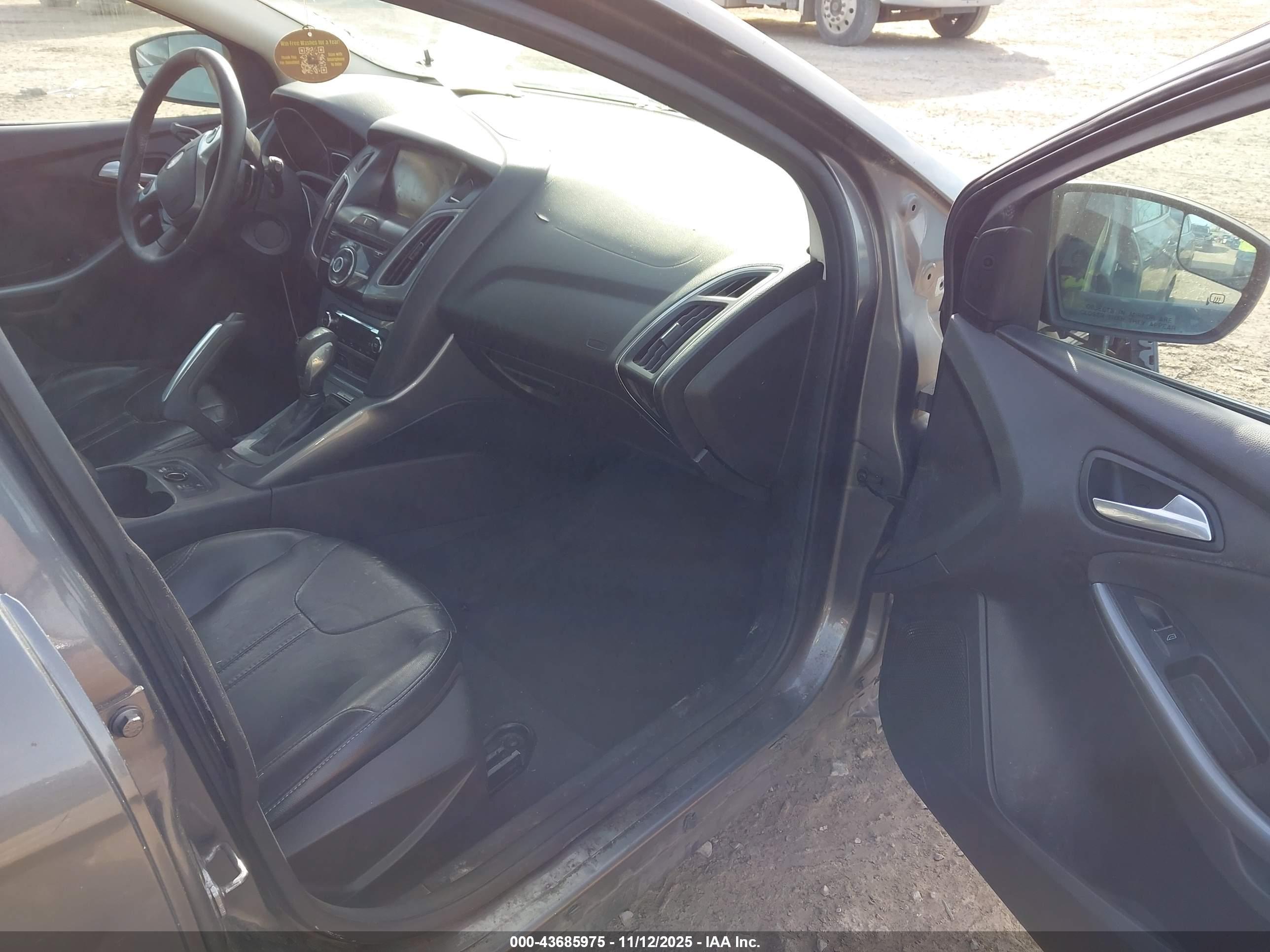 FORD FOCUS image 5
