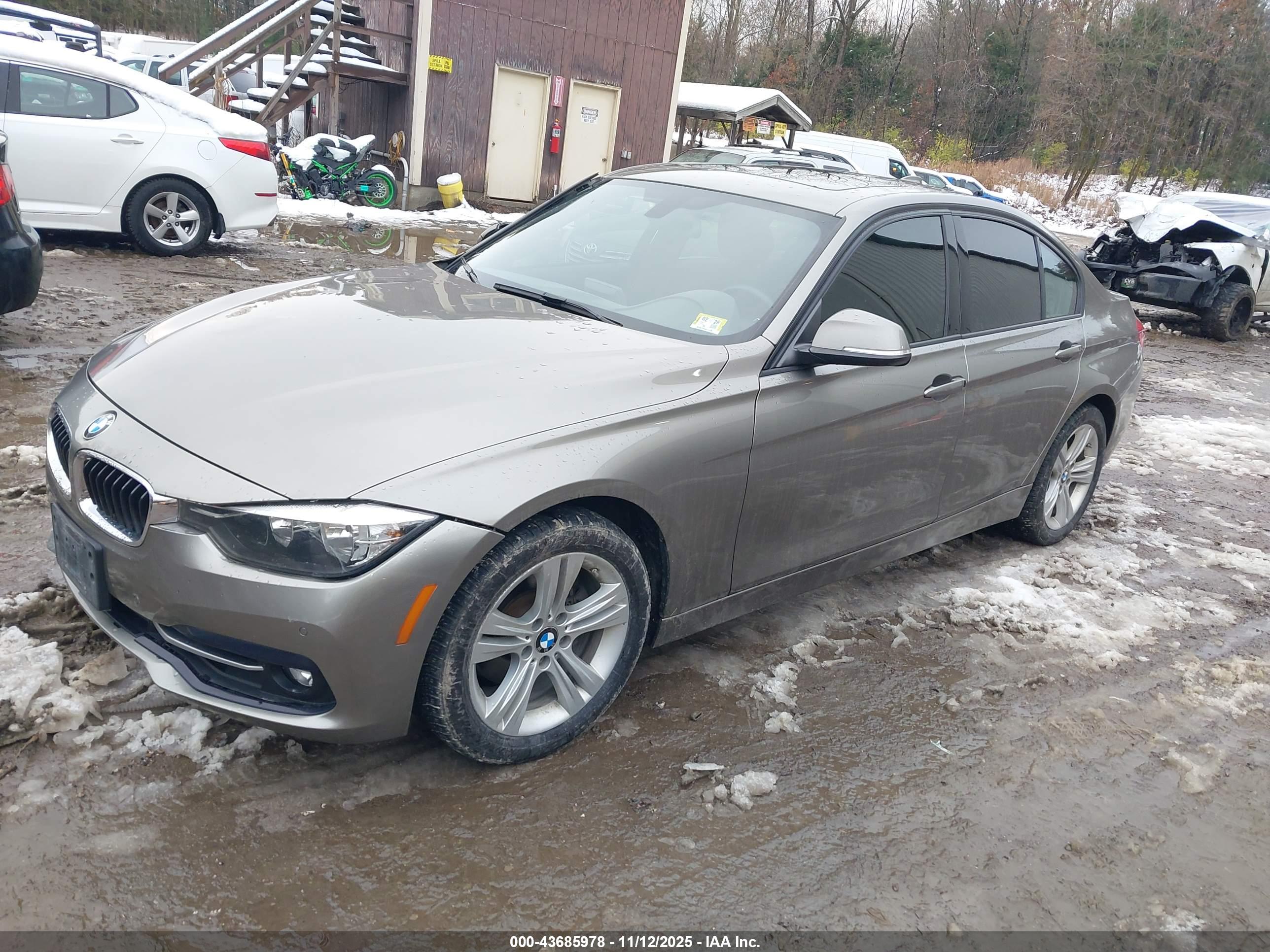 BMW 328I image 2