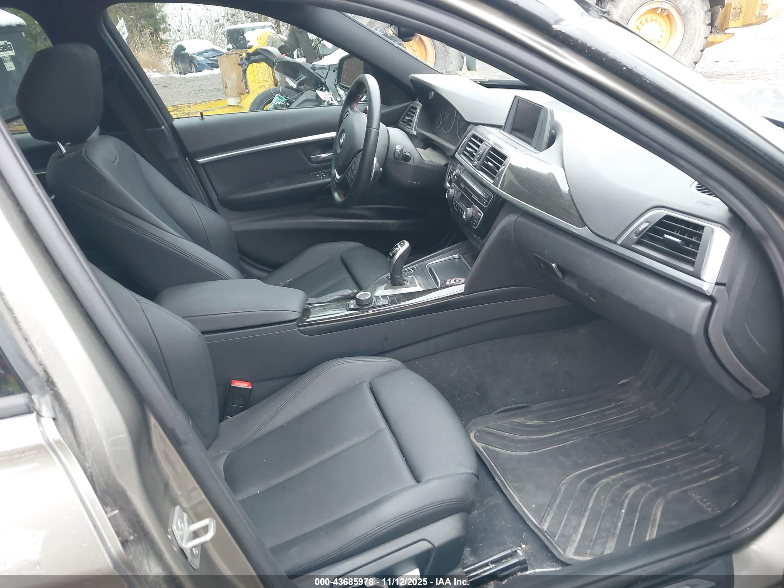 BMW 328I image 5