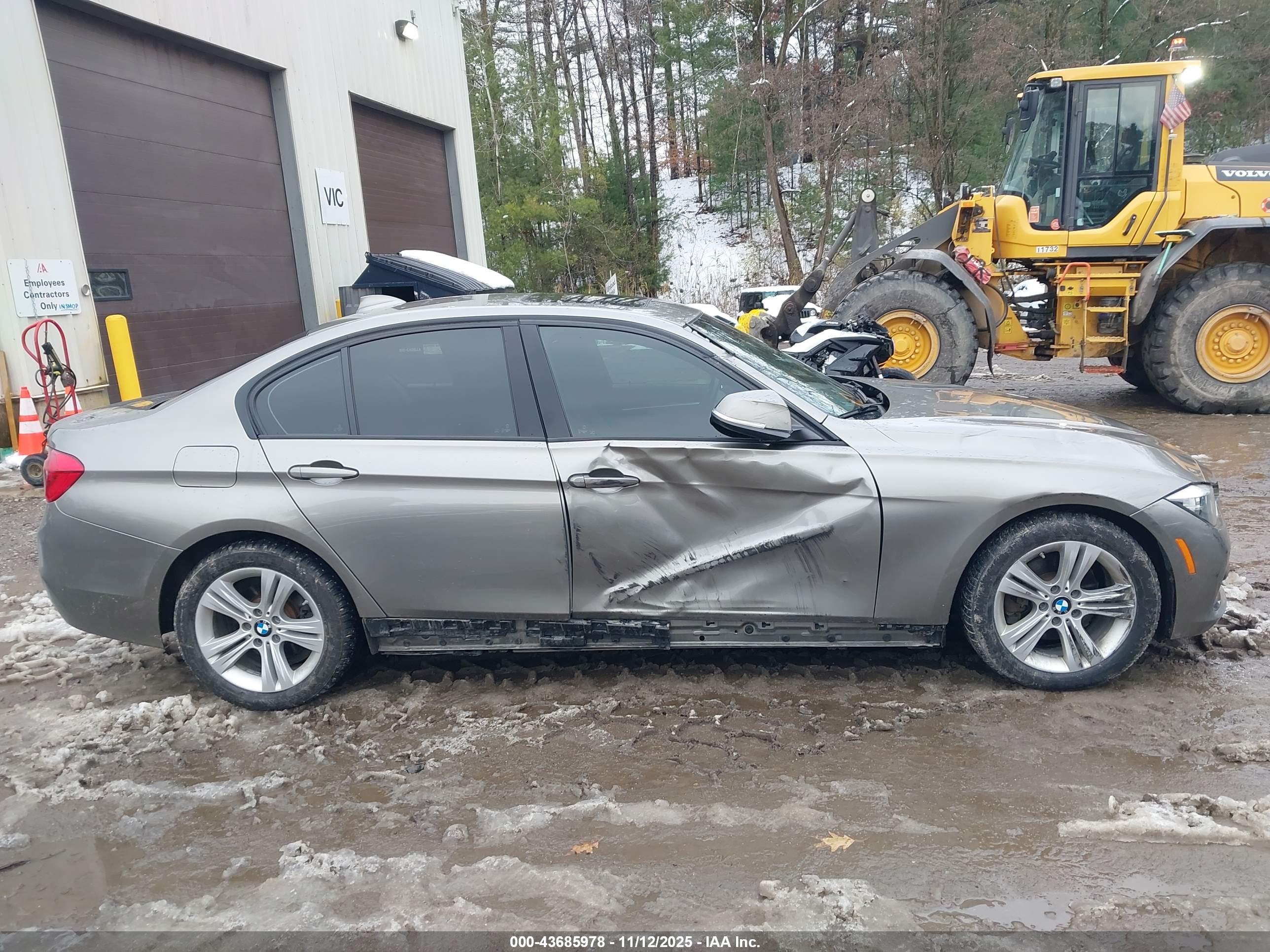 BMW 328I image 6