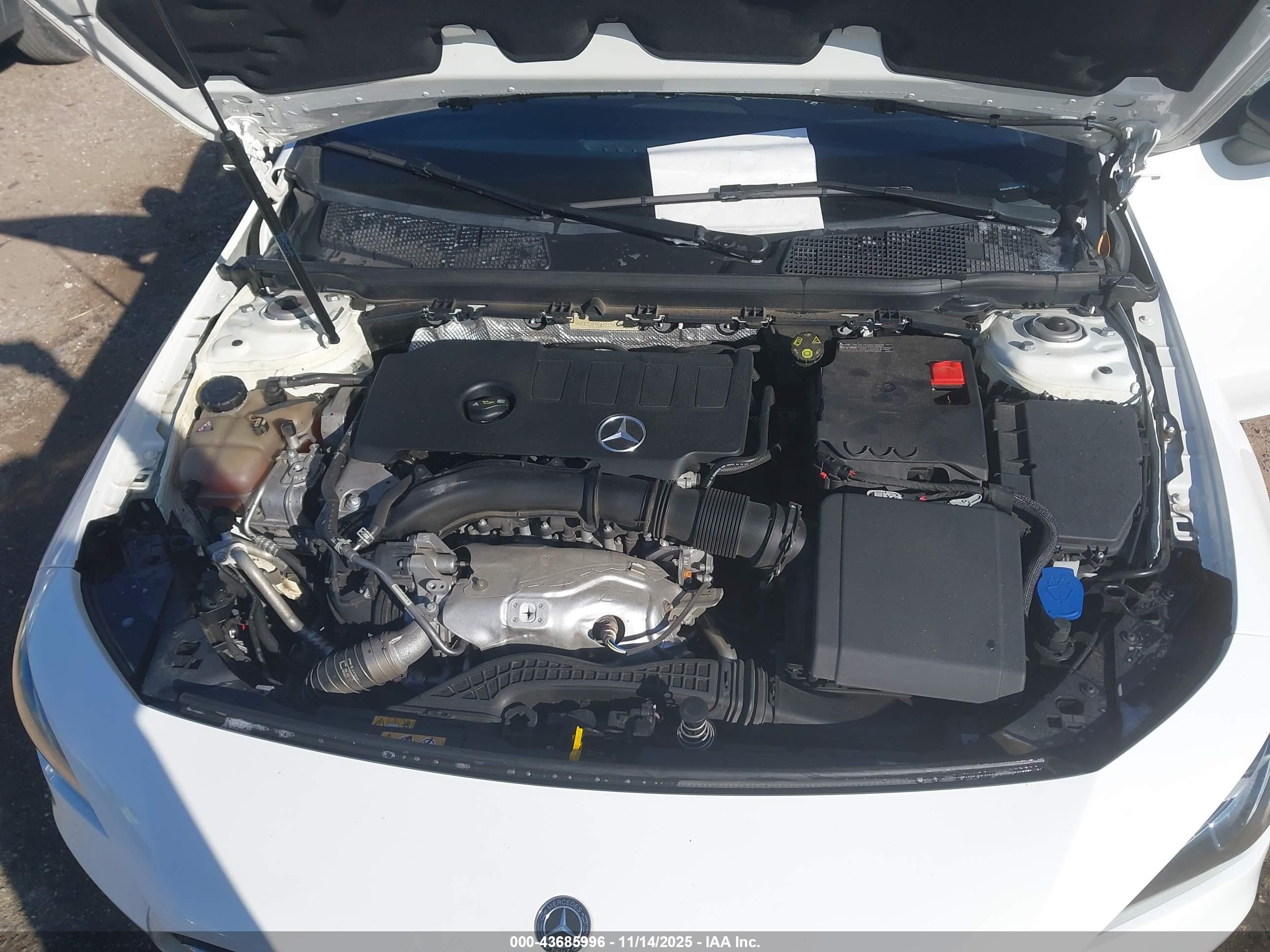MERCEDES-BENZ CLA image 10