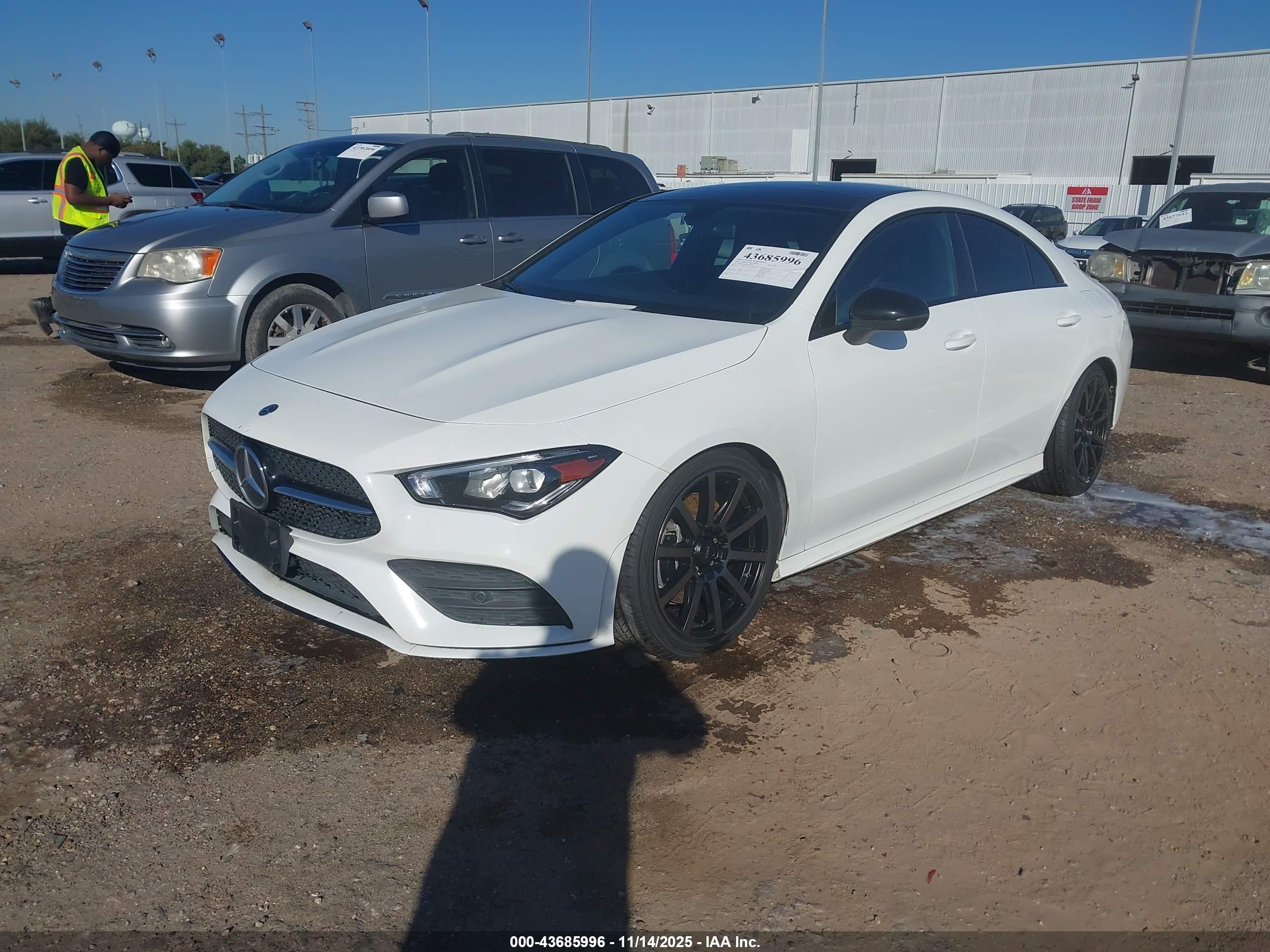 MERCEDES-BENZ CLA image 2