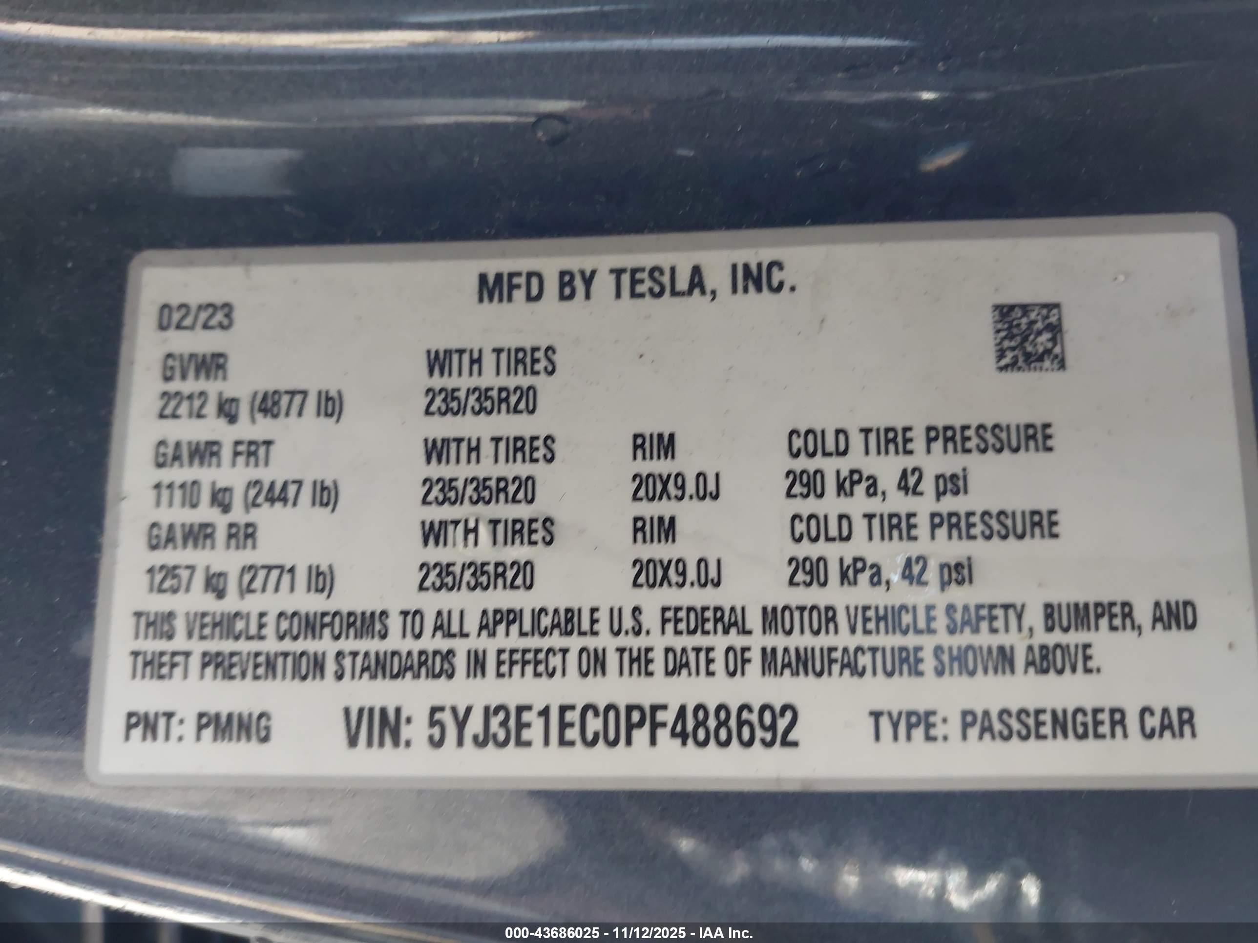 TESLA MODEL image 9