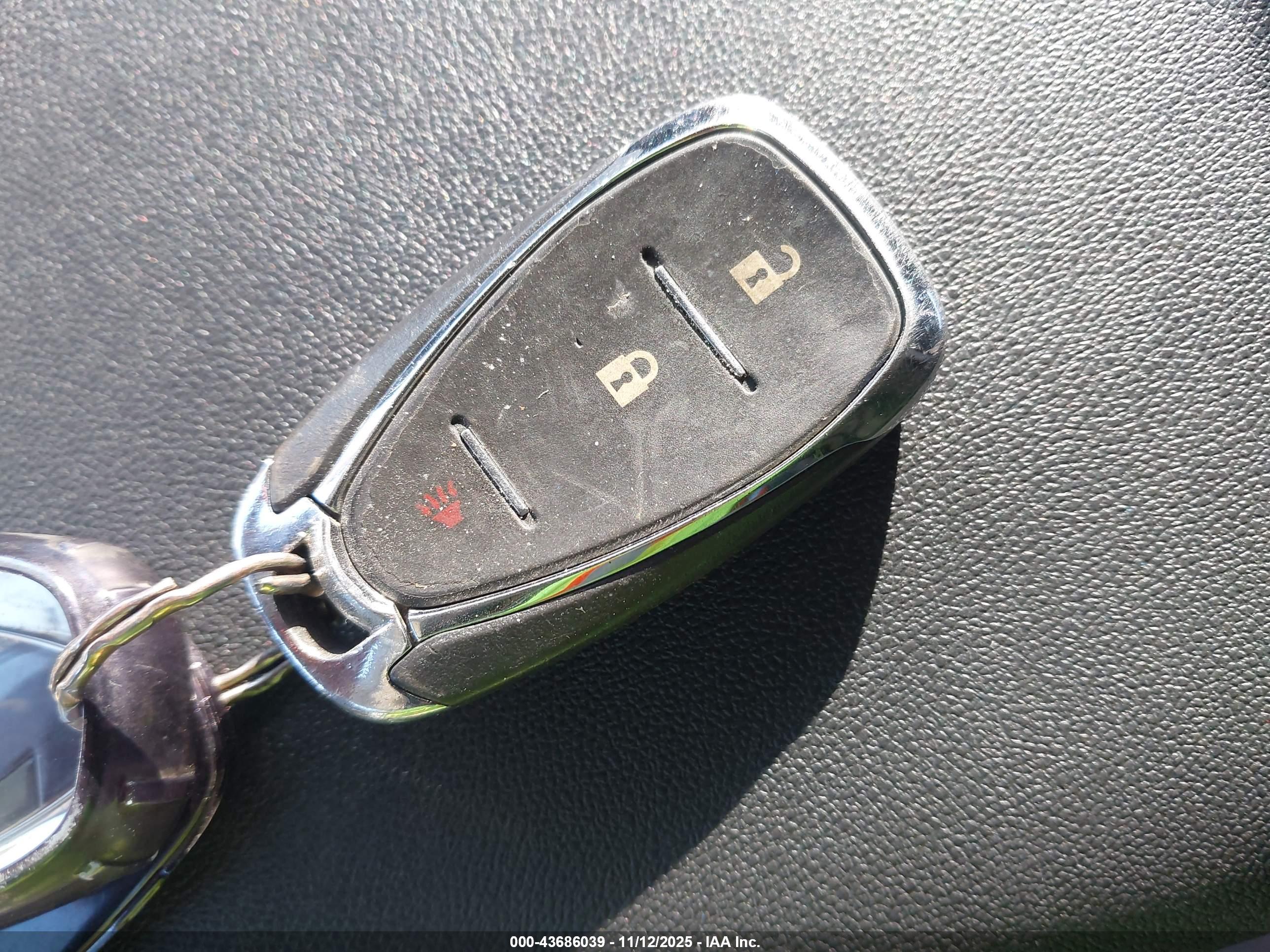 CHEVROLET EQUINOX image 11