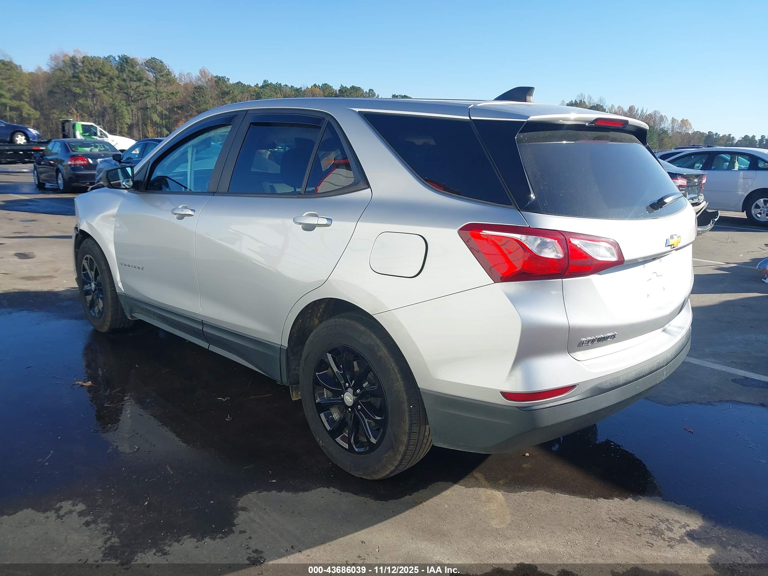 CHEVROLET EQUINOX image 3