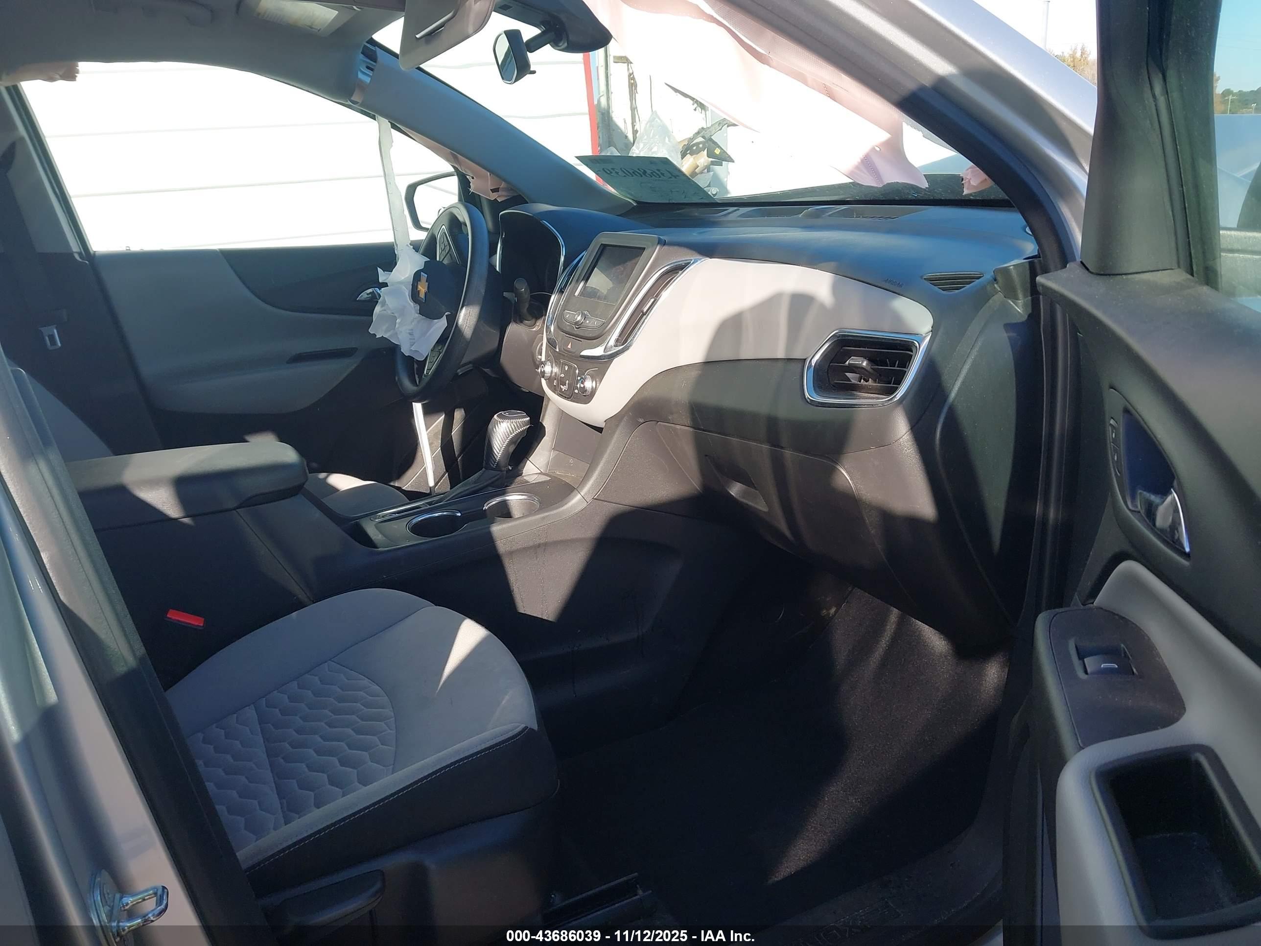 CHEVROLET EQUINOX image 5