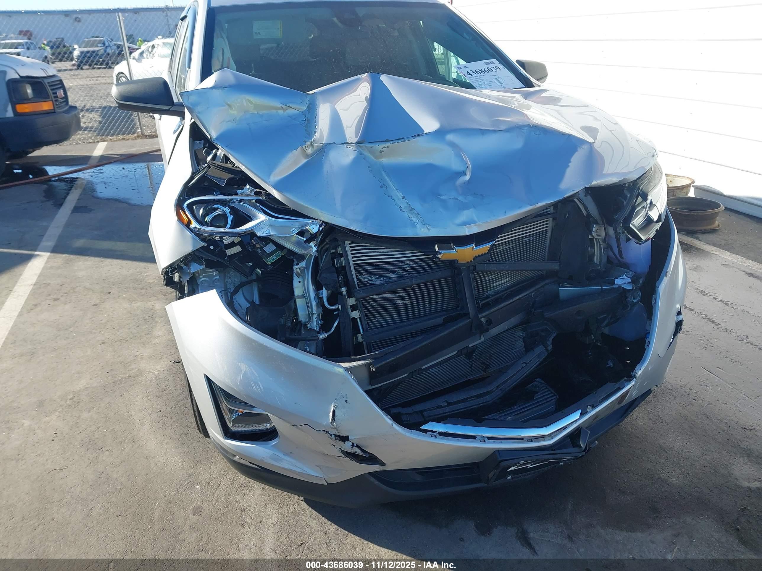 CHEVROLET EQUINOX image 6