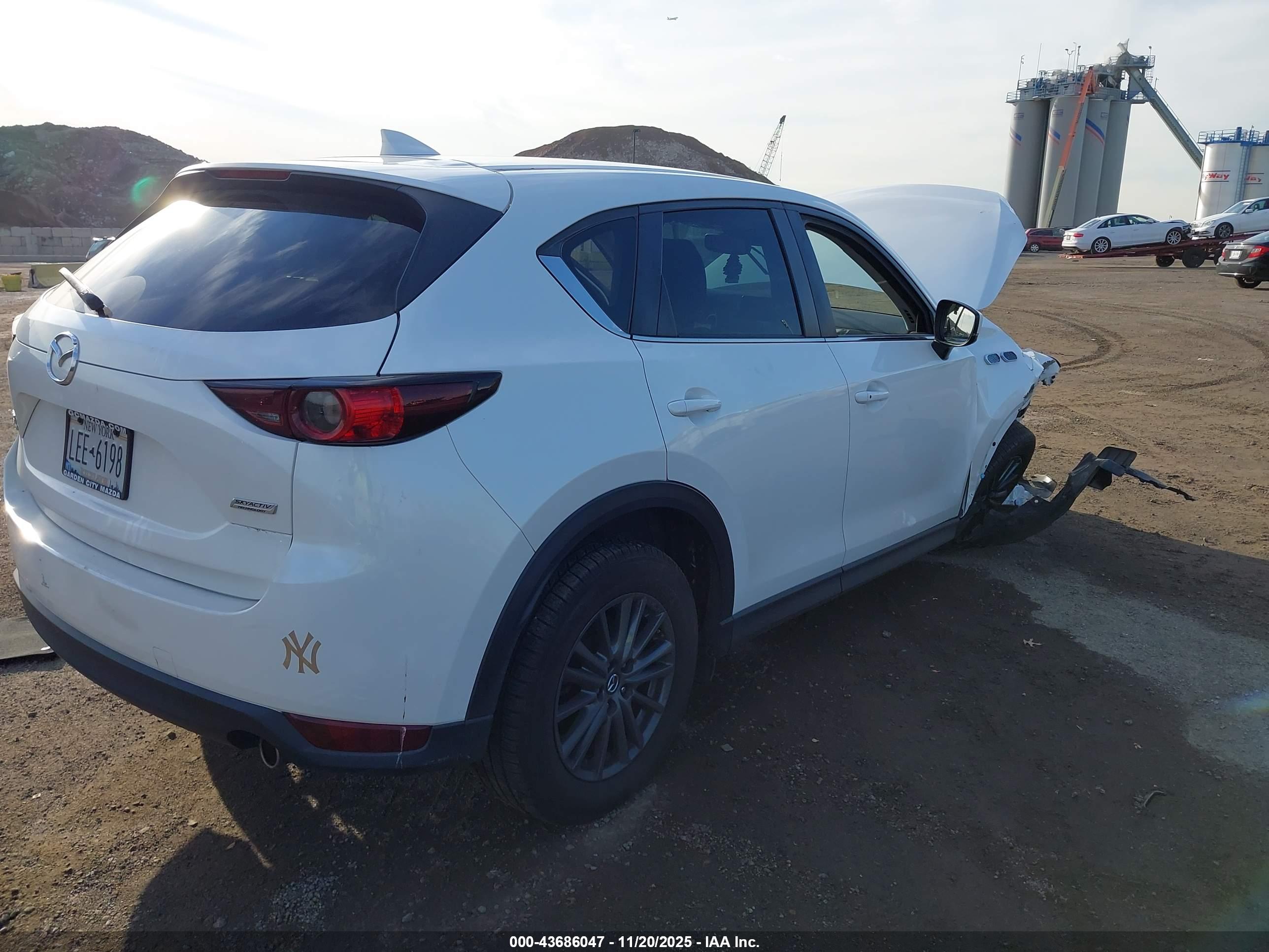 MAZDA CX-5 image 4
