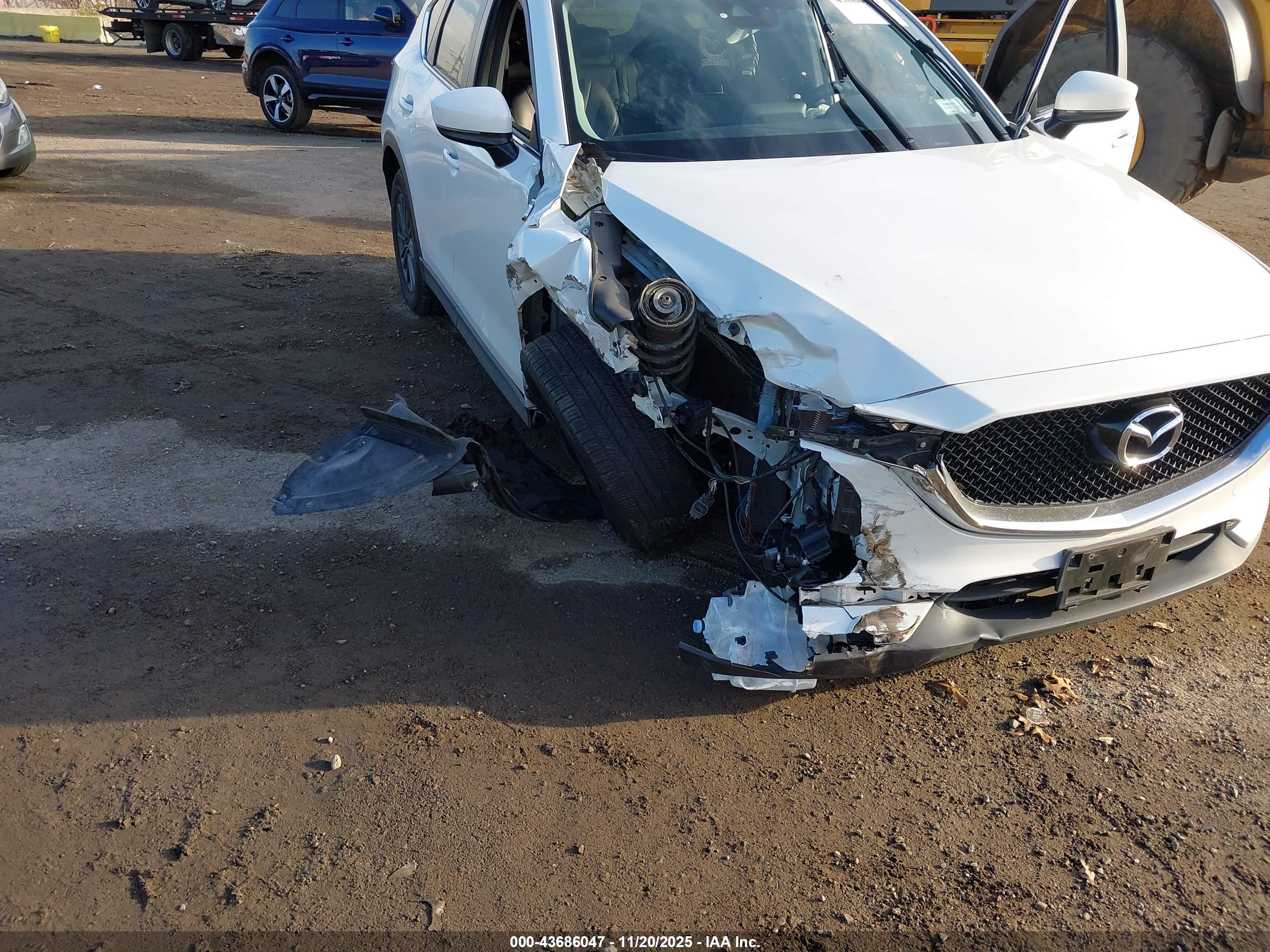 MAZDA CX-5 image 6
